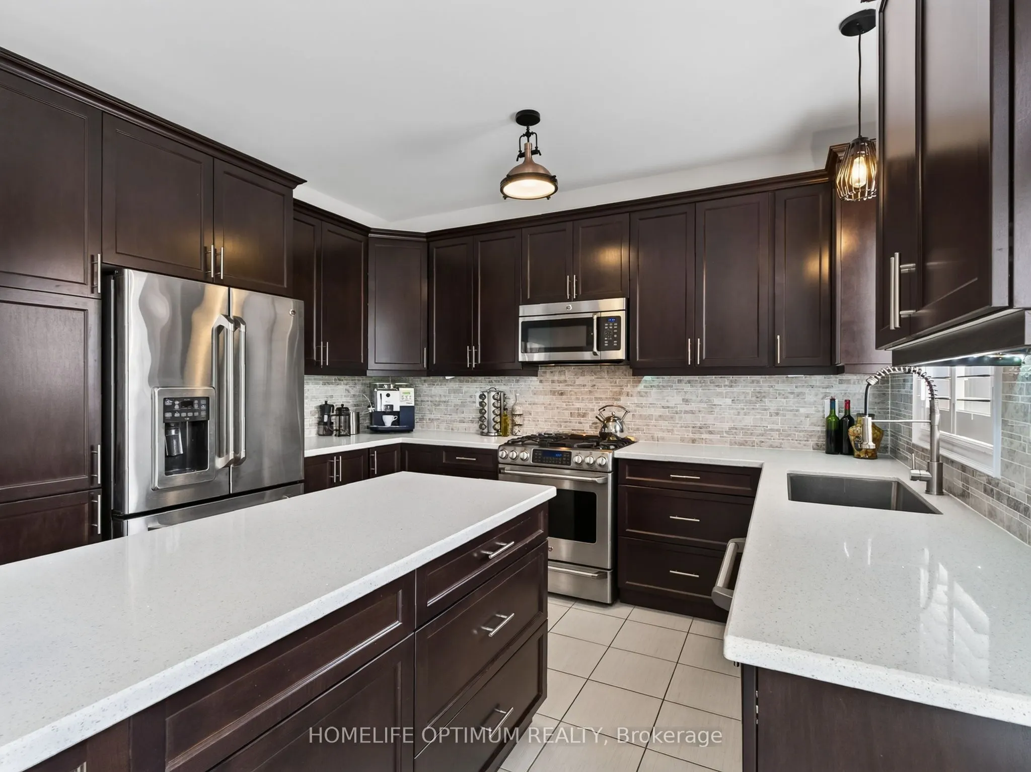 83 Strachan Trail