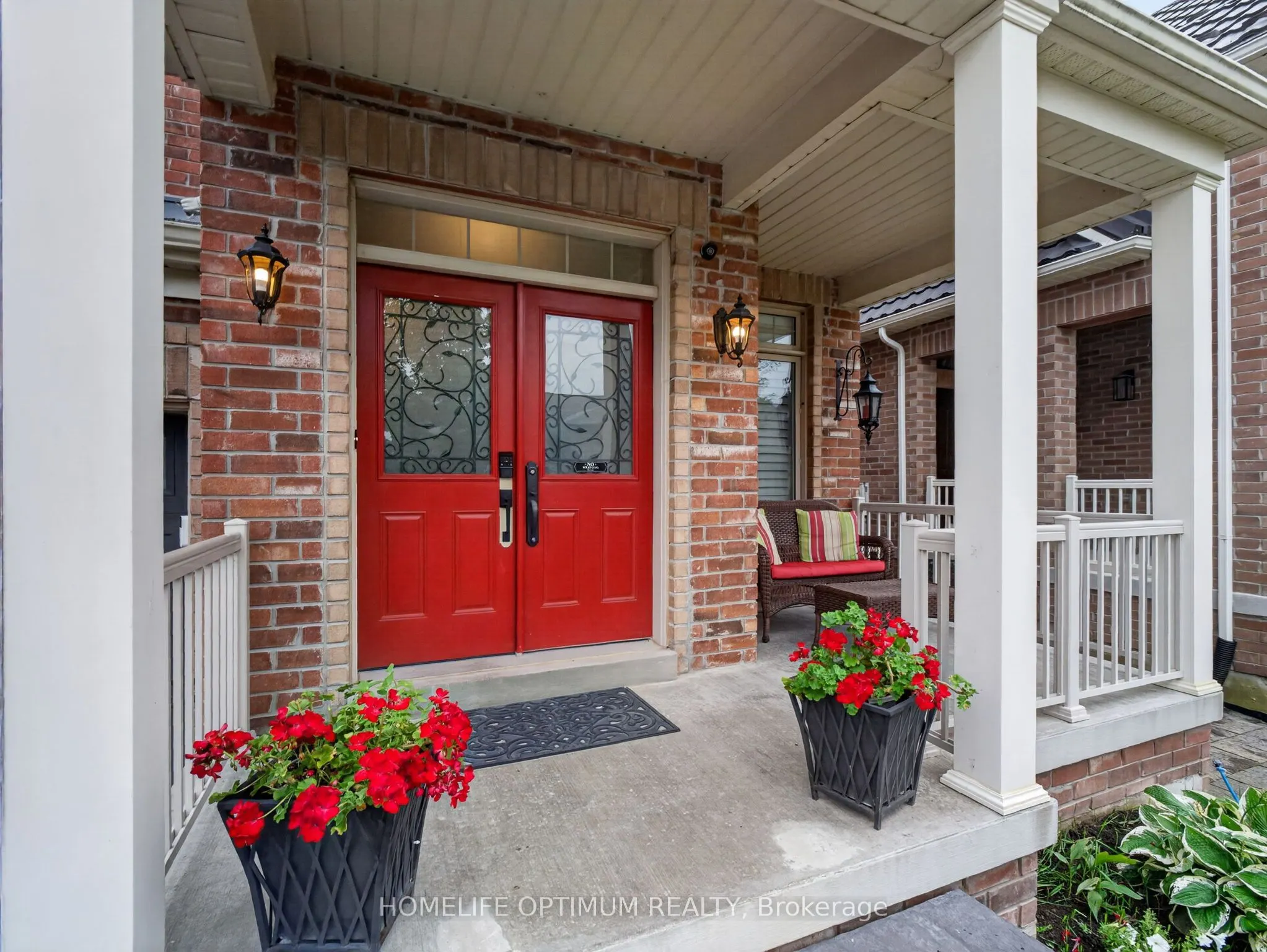 83 Strachan Trail