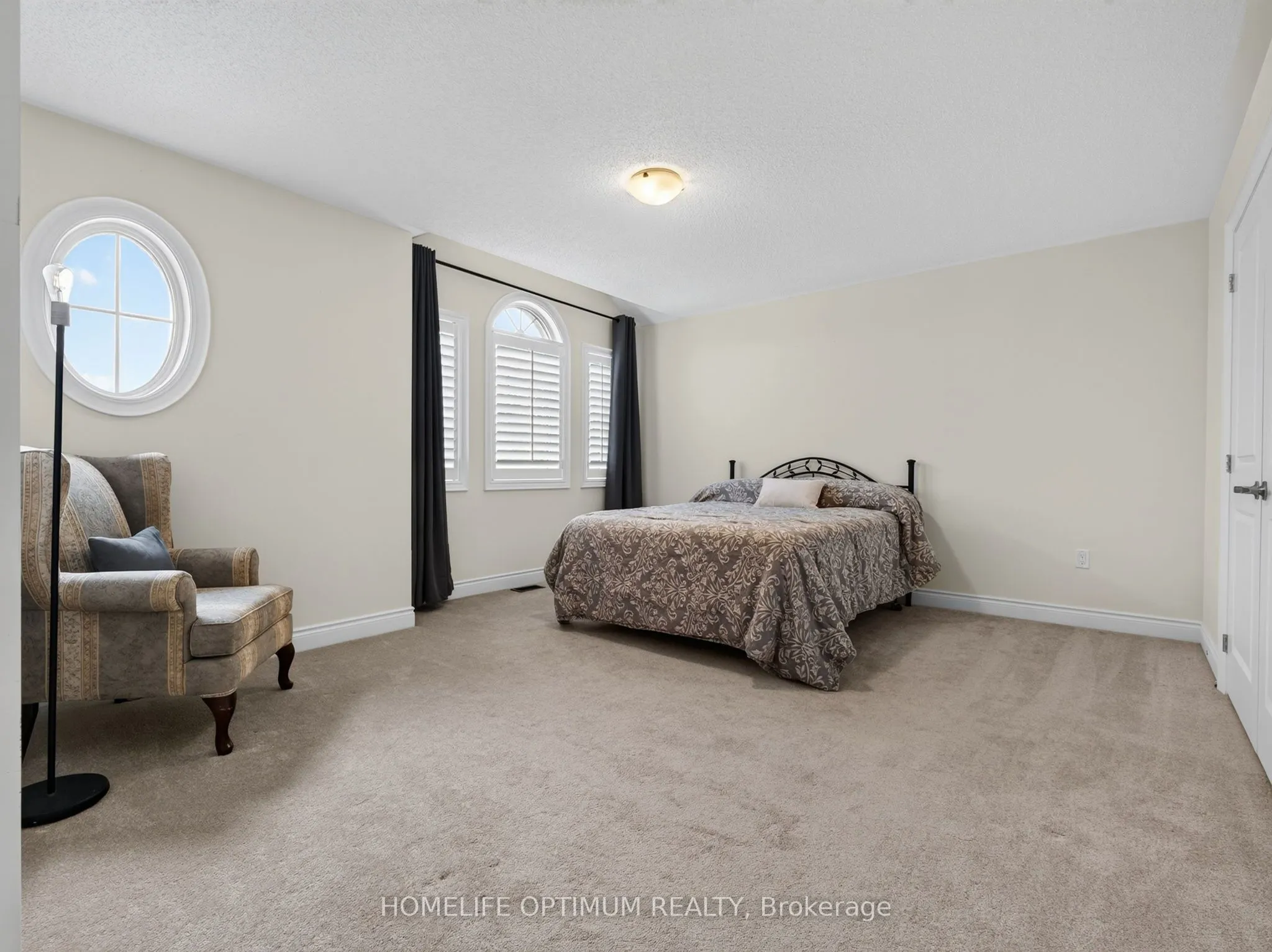 83 Strachan Trail