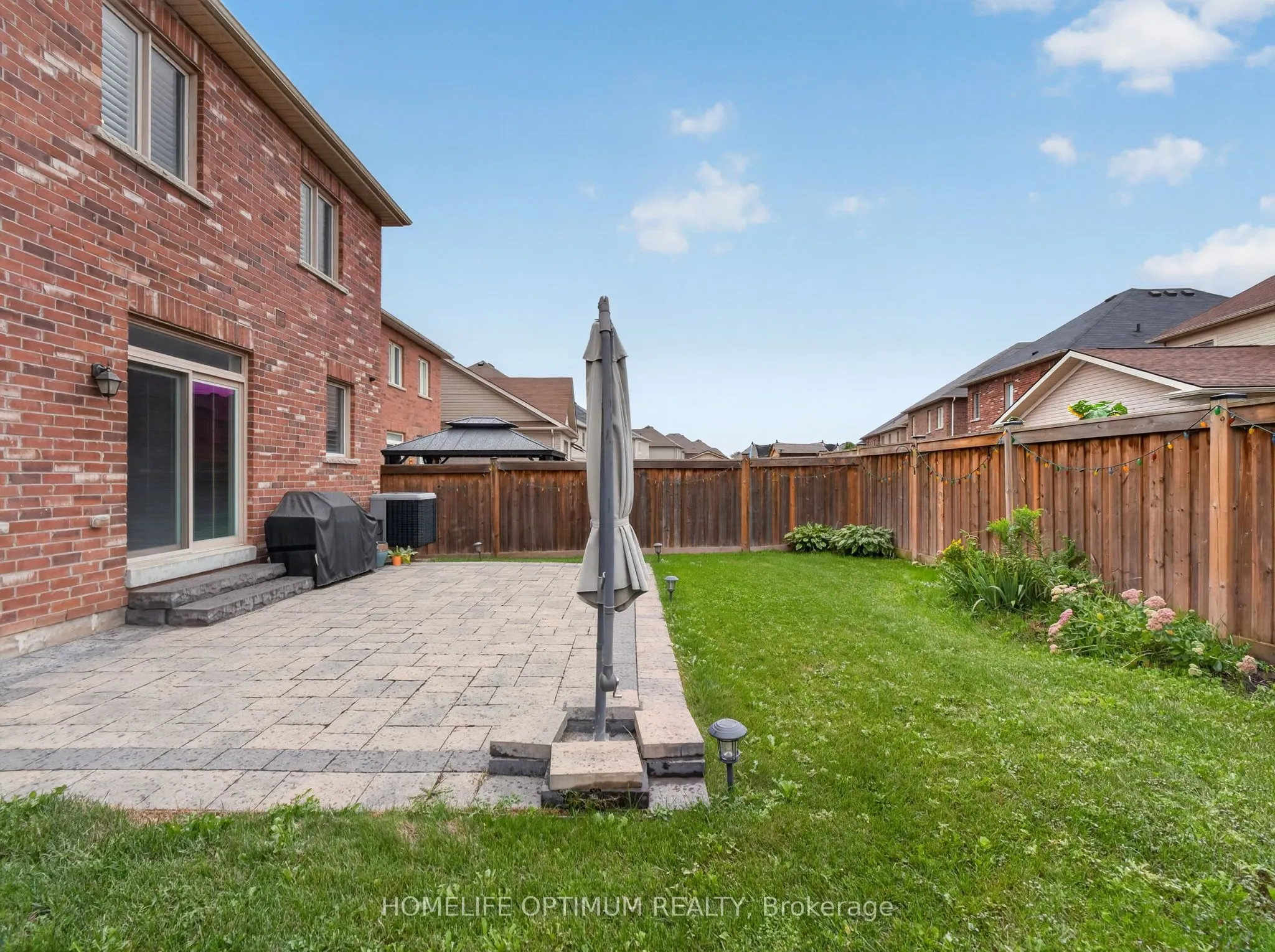 83 Strachan Trail