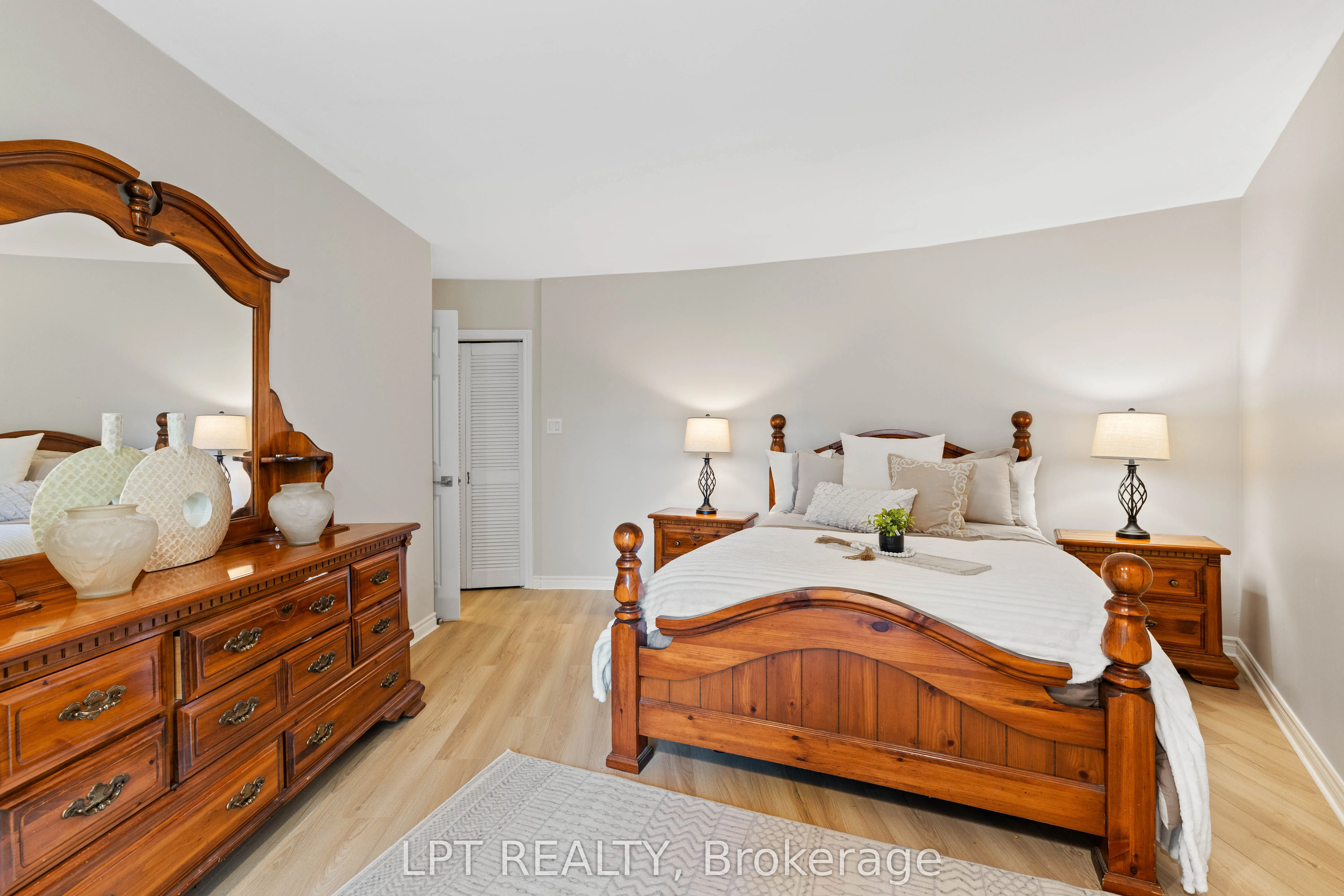 204 The Queensway S