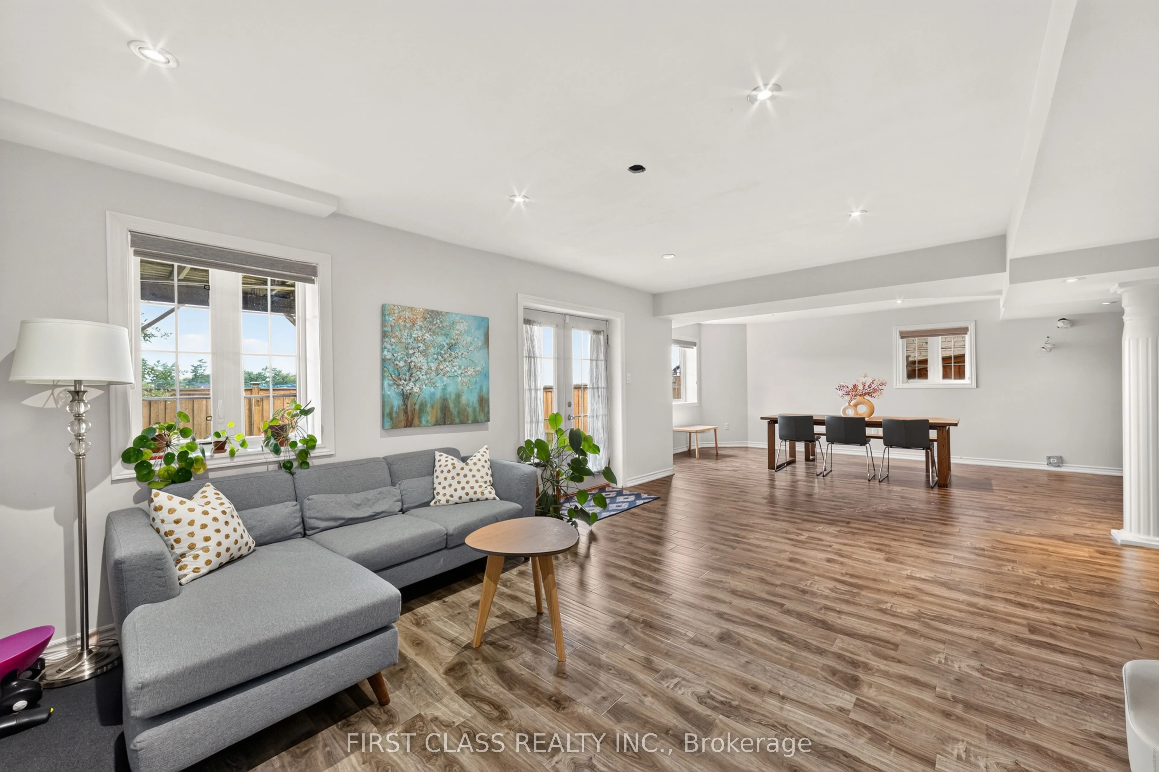 23 Lady Karen Crescent