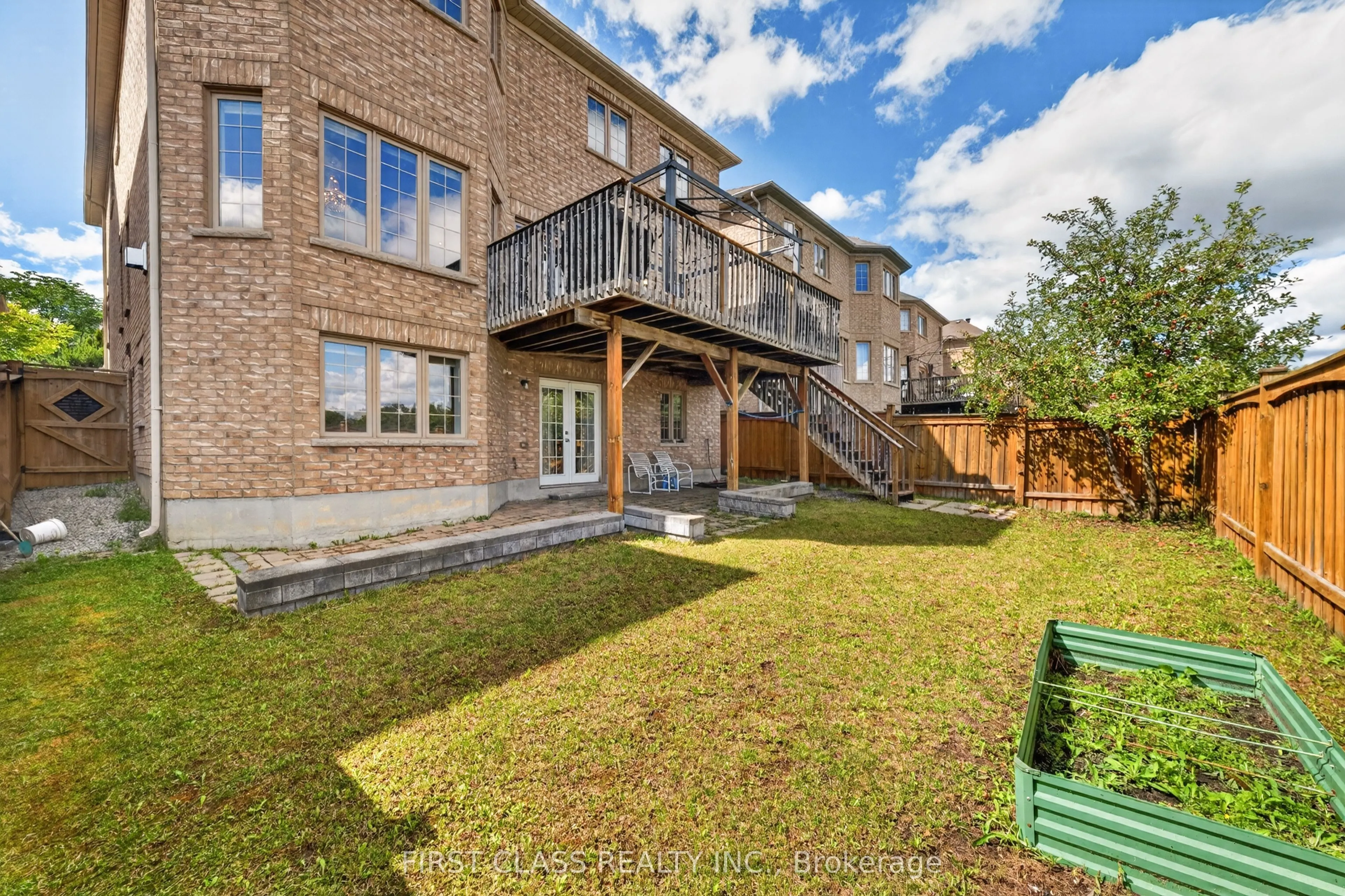 23 Lady Karen Crescent