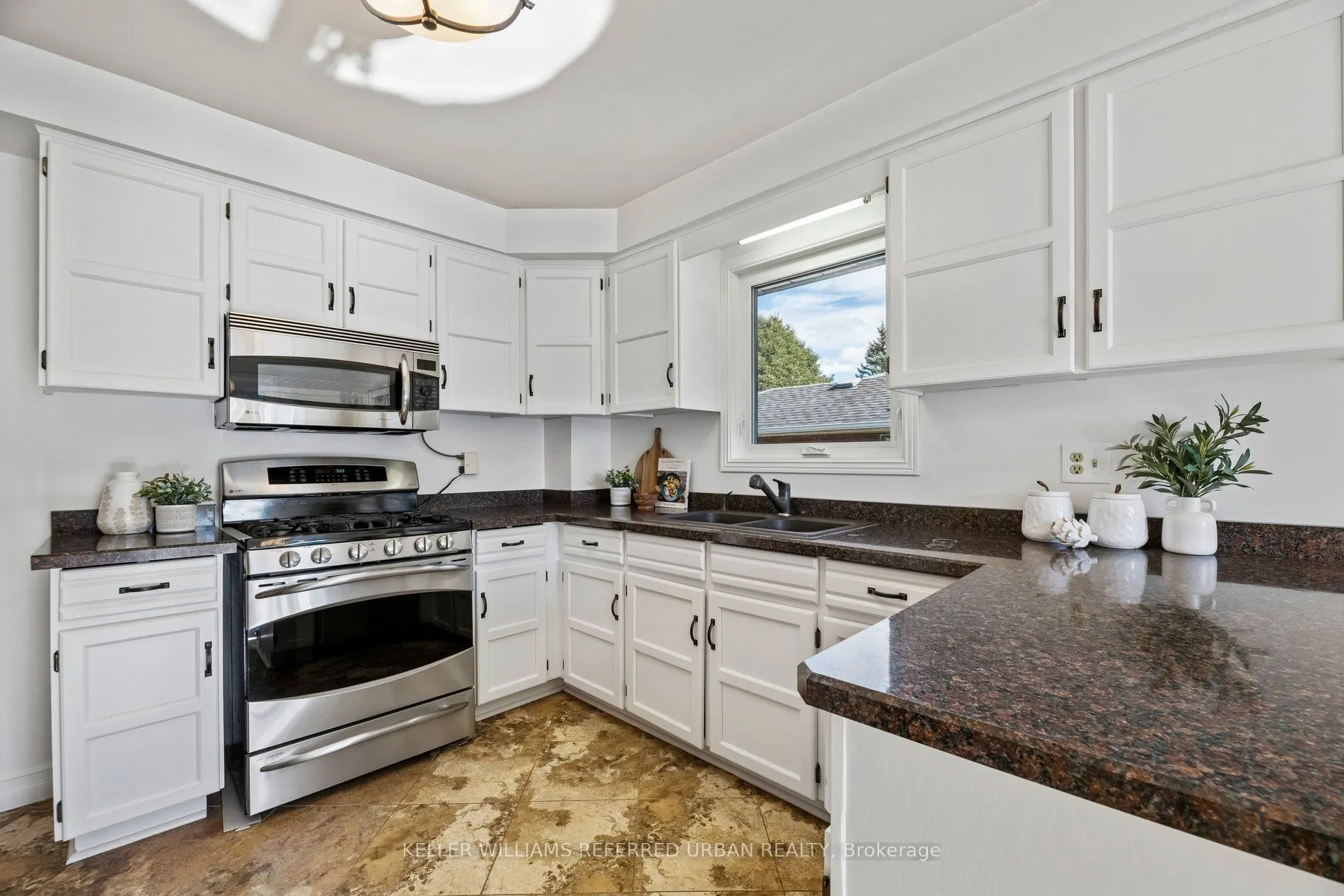 72 Munro Crescent