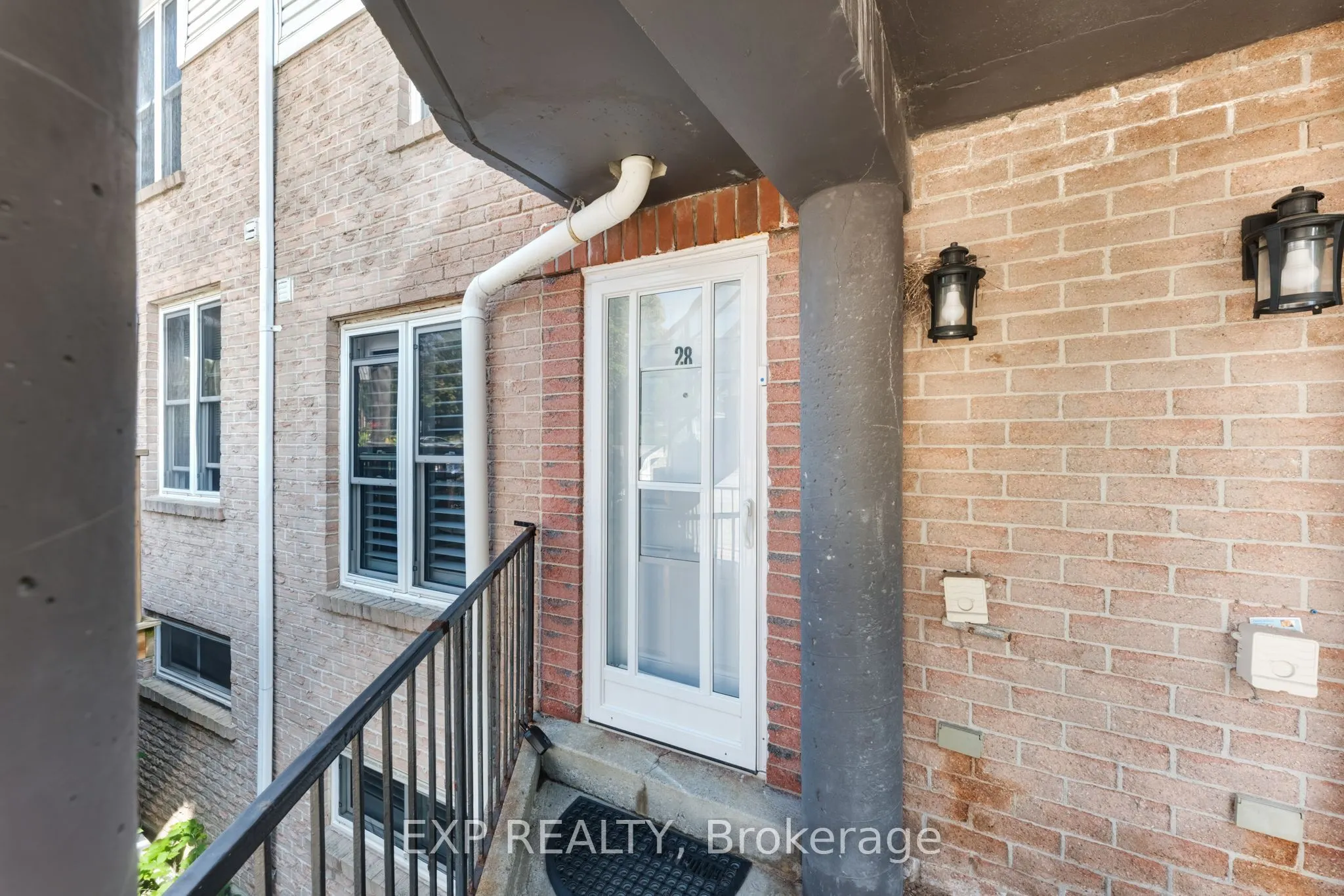 115 Main Street S #28