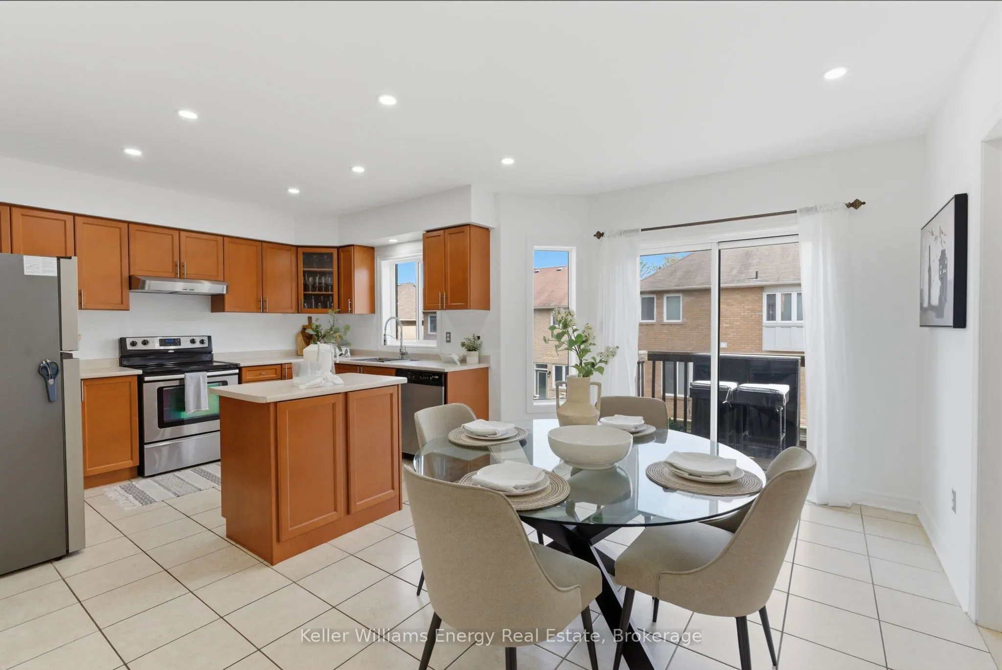 338 Dowson Loop