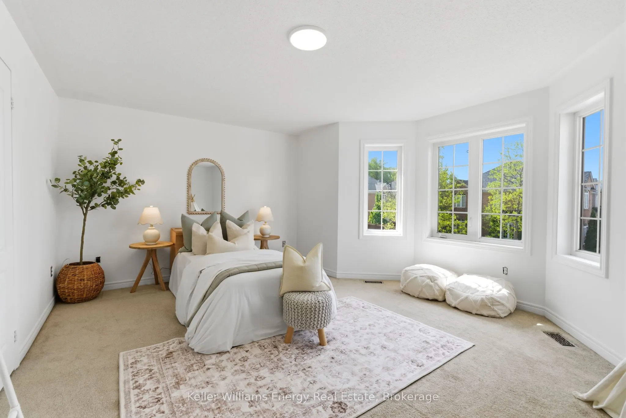 338 Dowson Loop