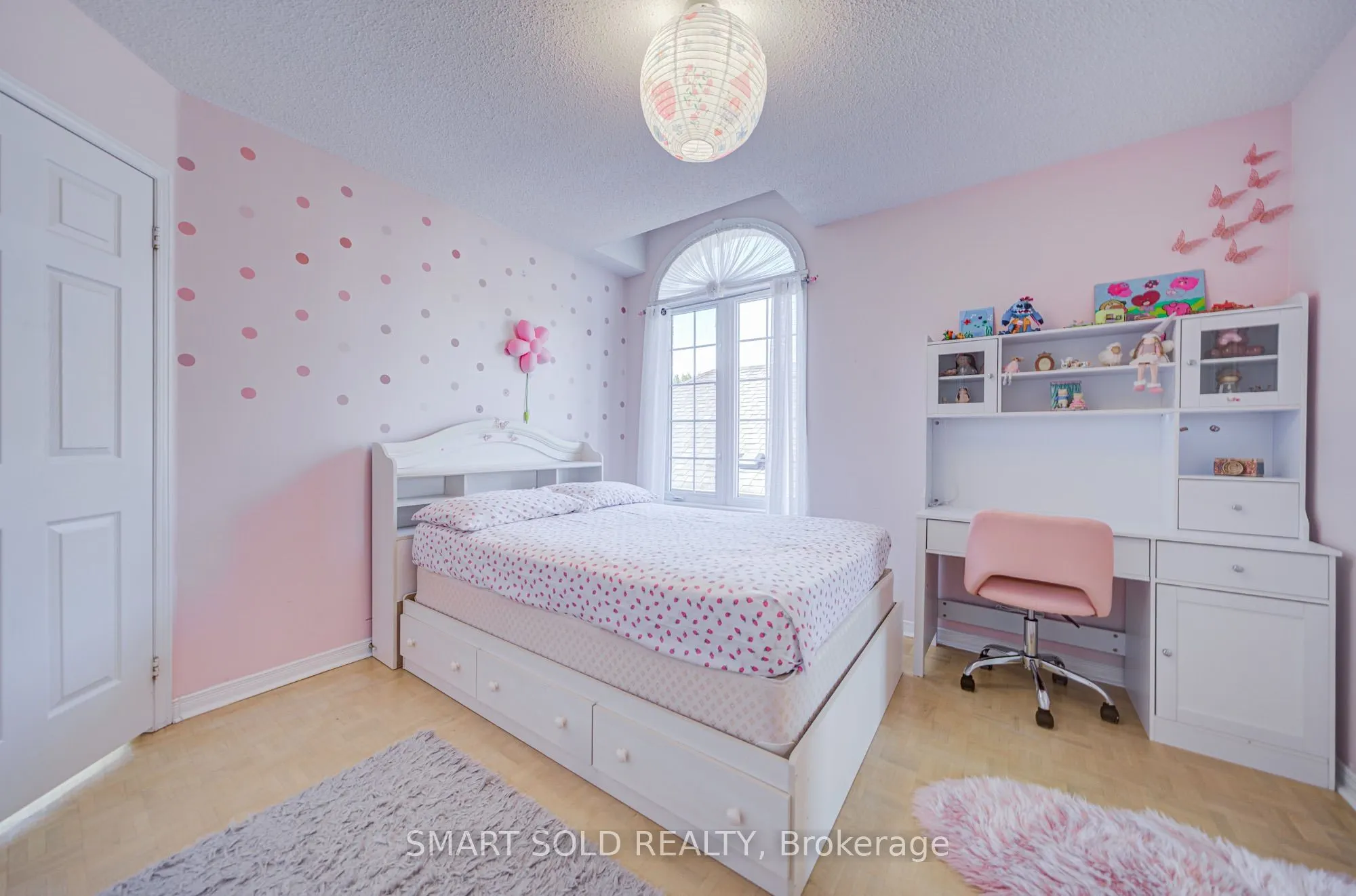 6 Sugarforest Drive