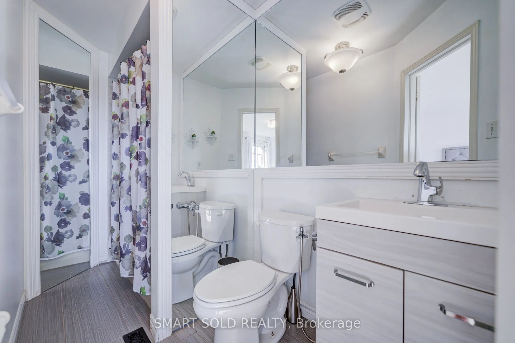6 Sugarforest Drive