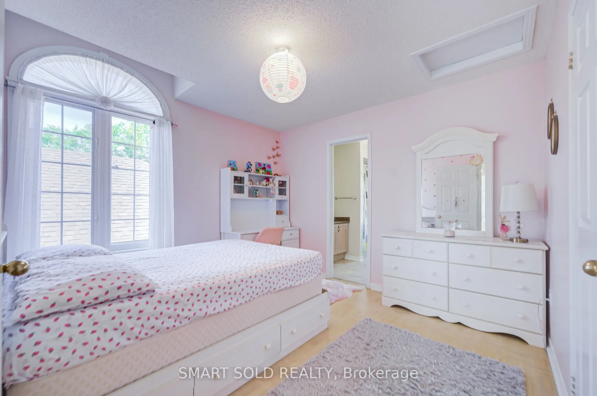 6 Sugarforest Drive