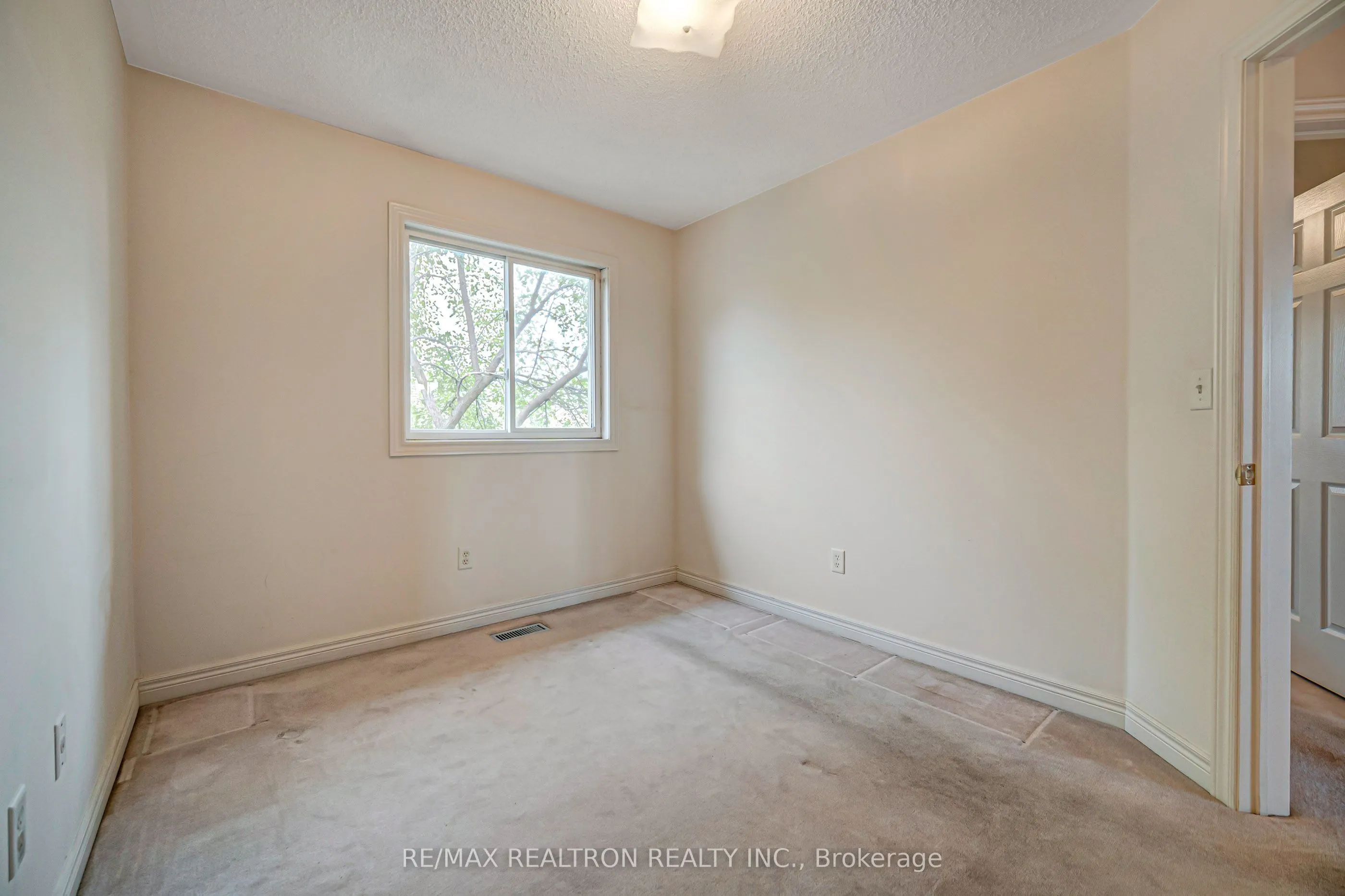 195 Kale Crescent