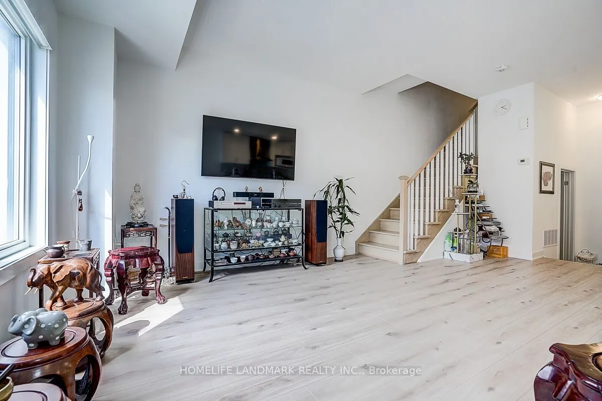 25 Sunbury Lane