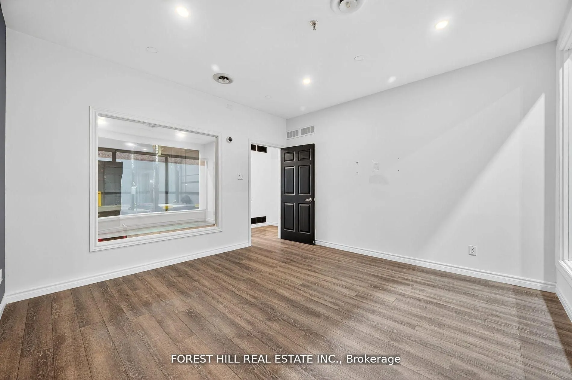 241 Edgeley Boulevard #11