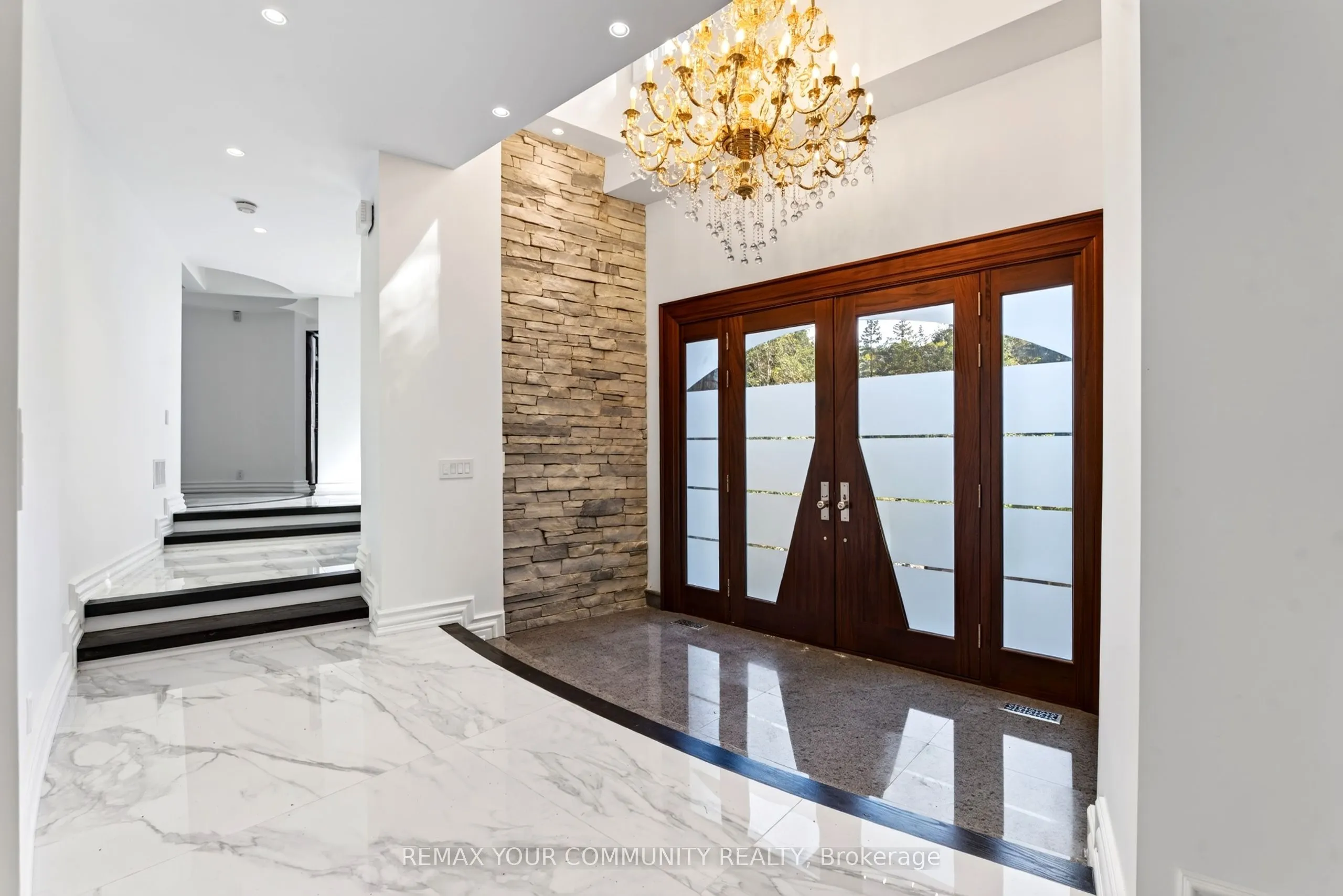 76 Silver Fox Place