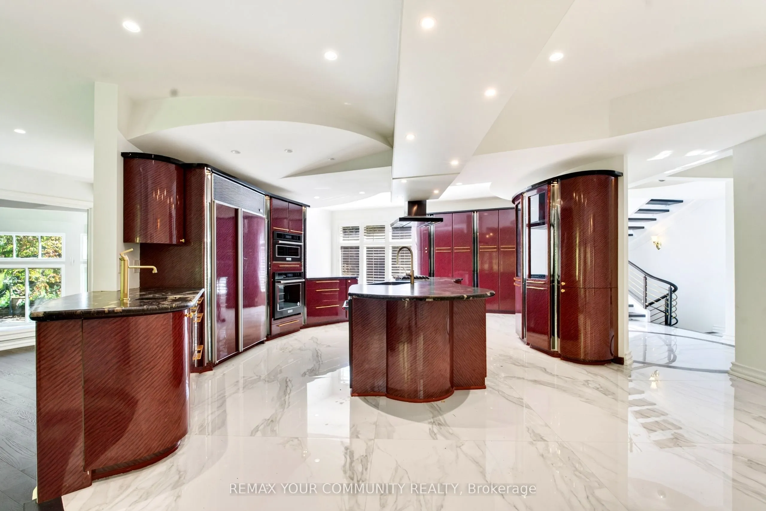 76 Silver Fox Place