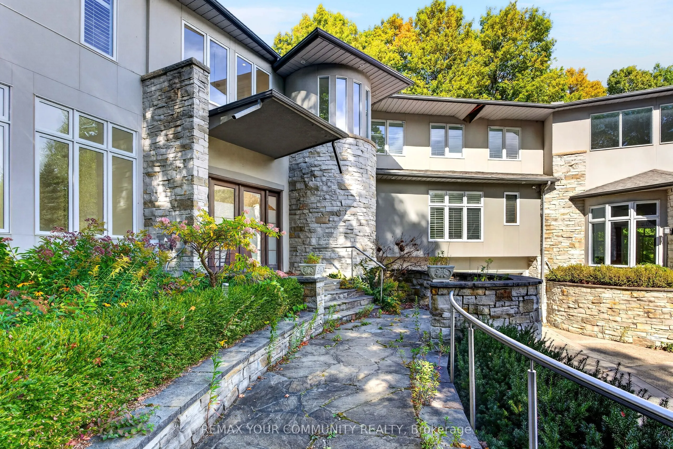 76 Silver Fox Place