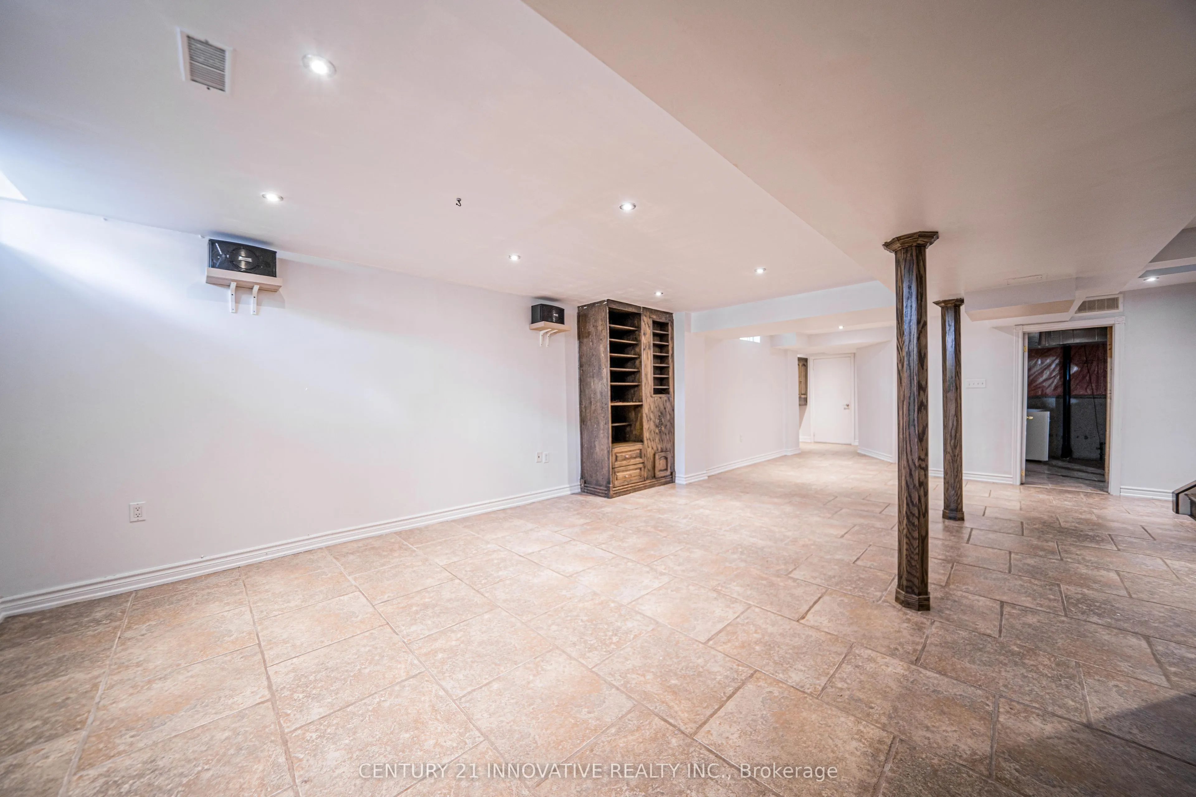 117 Raintree Crescent