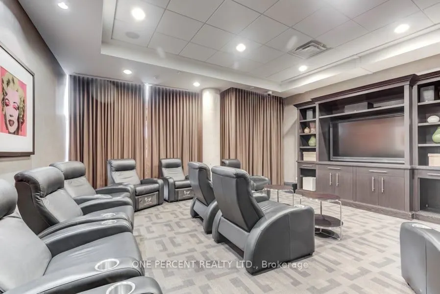21 Upper Duke Crescent #401