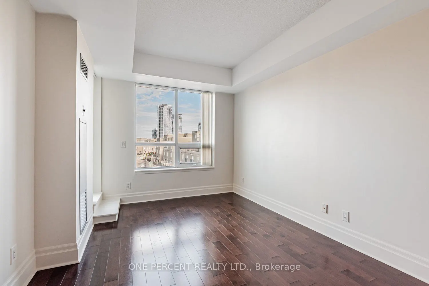 21 Upper Duke Crescent #401
