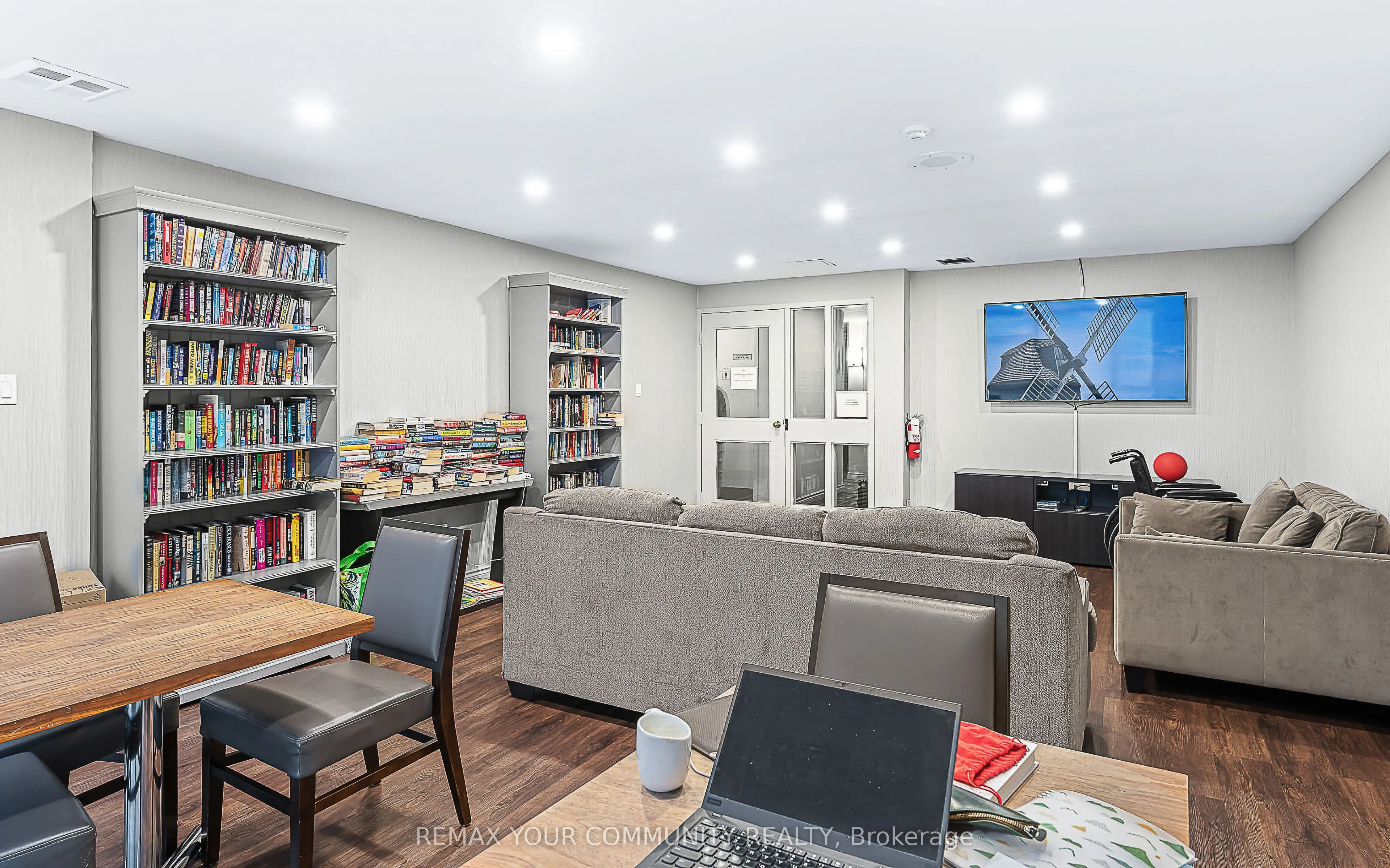 8501 Bayview Avenue #1011