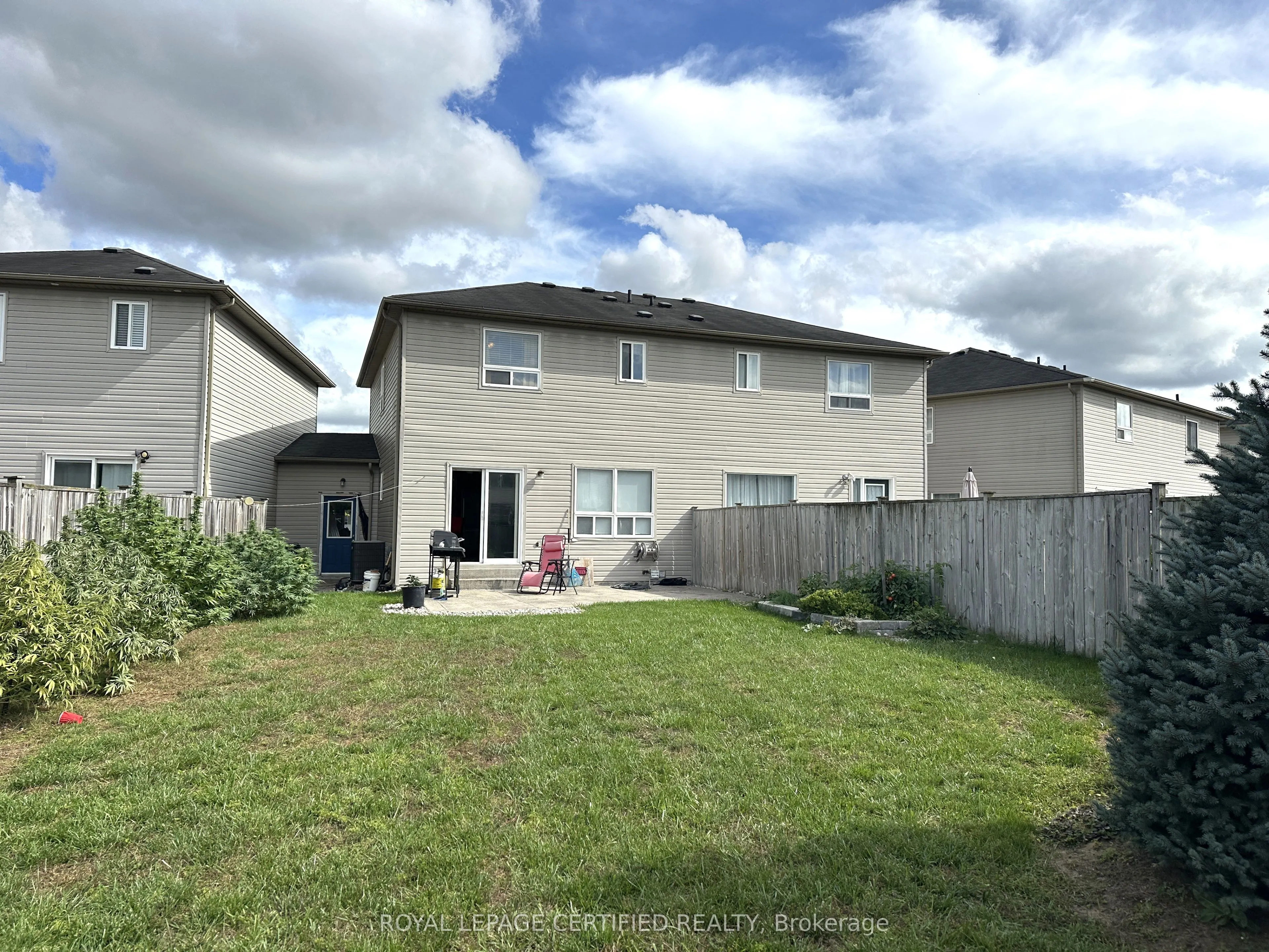 64 Admiral Crescent