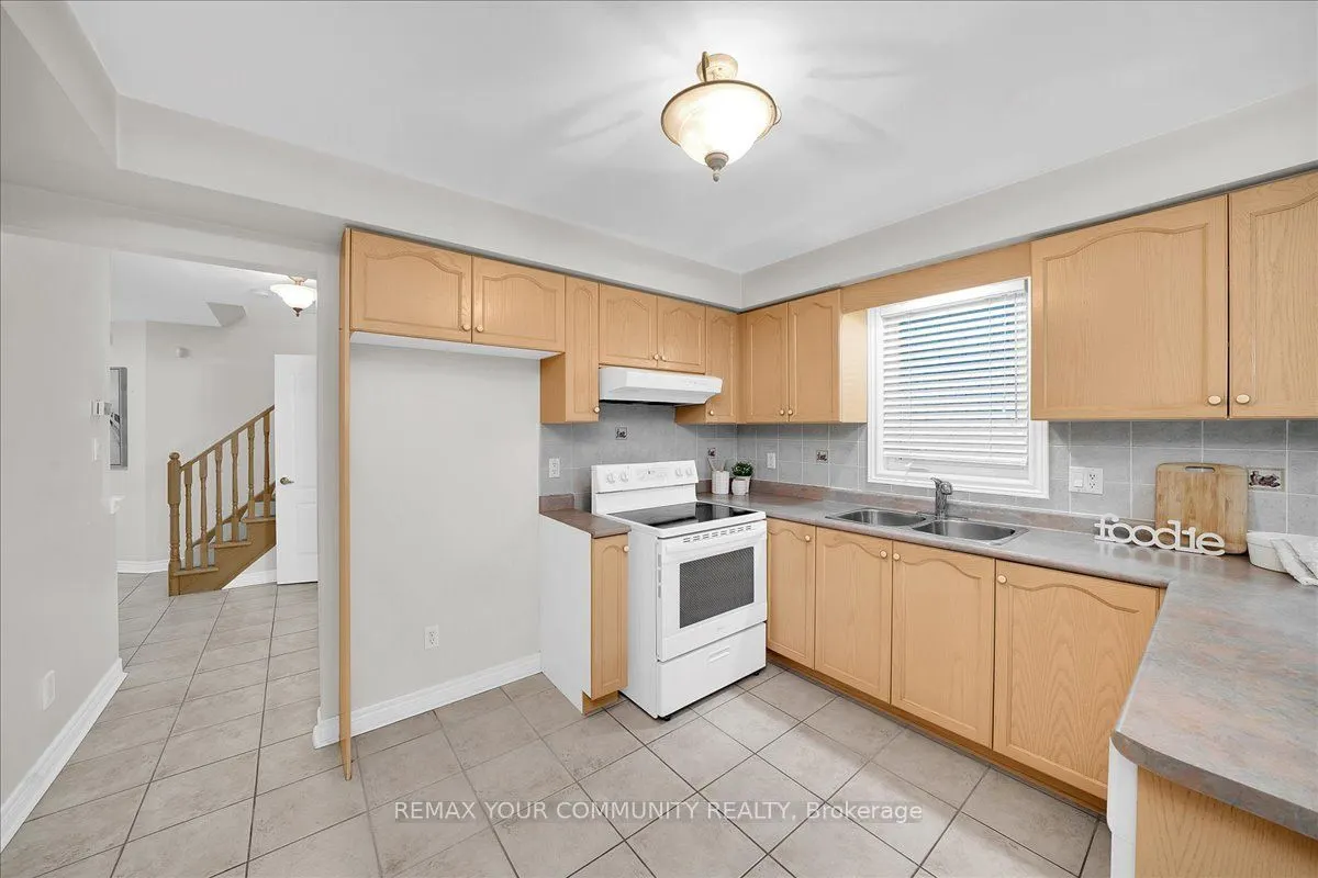 129 Colombo Crescent