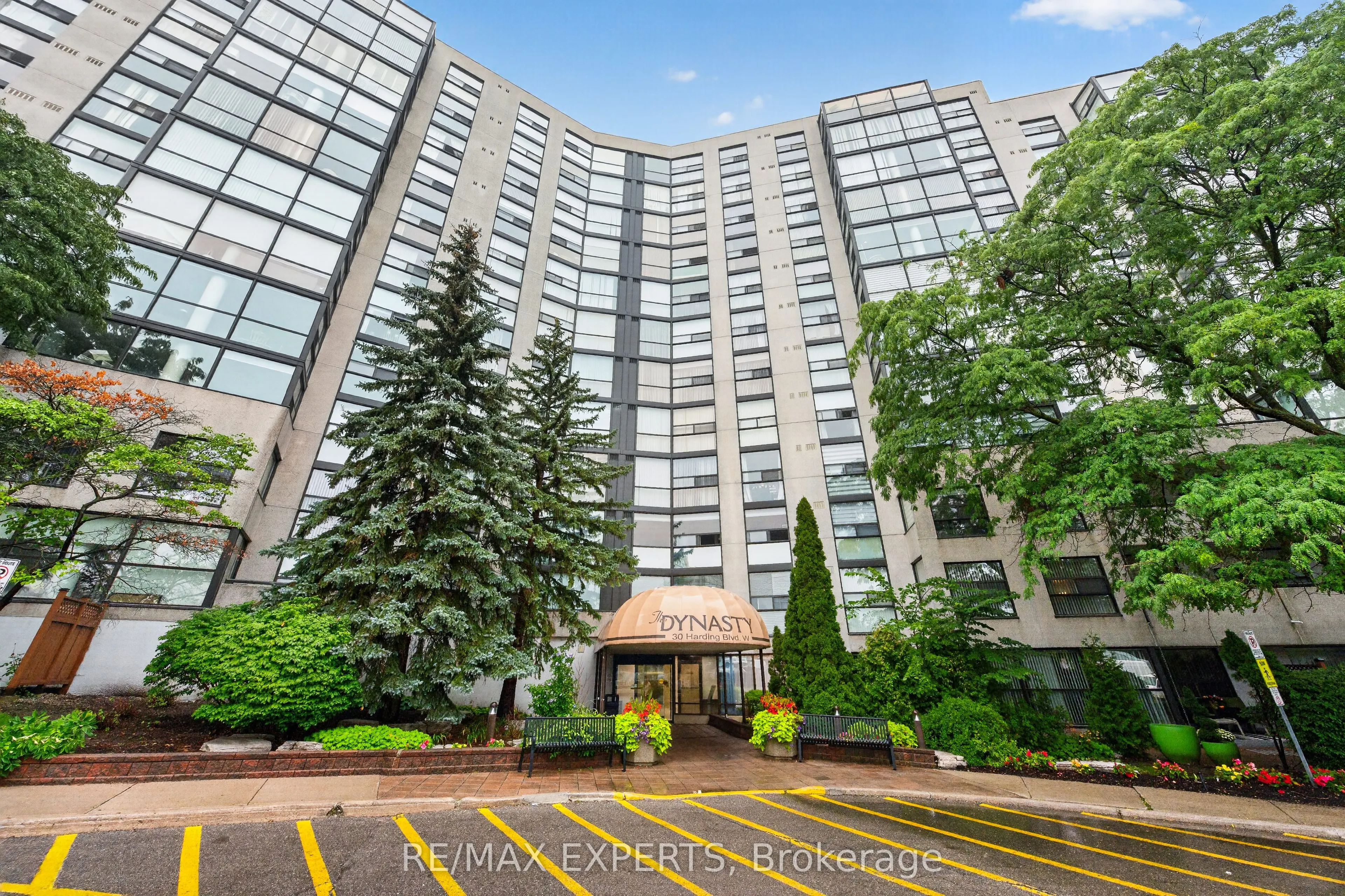 30 Harding Boulevard W #Ph01