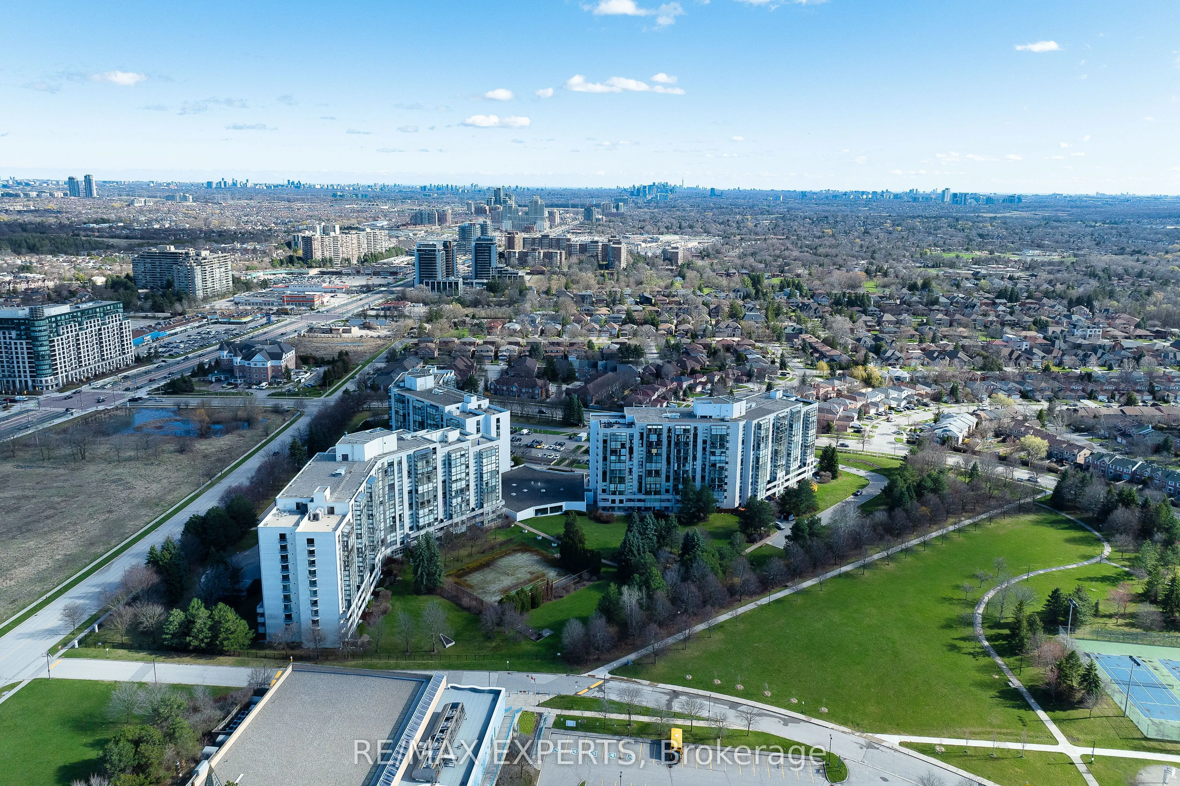 30 Harding Boulevard W #Ph01