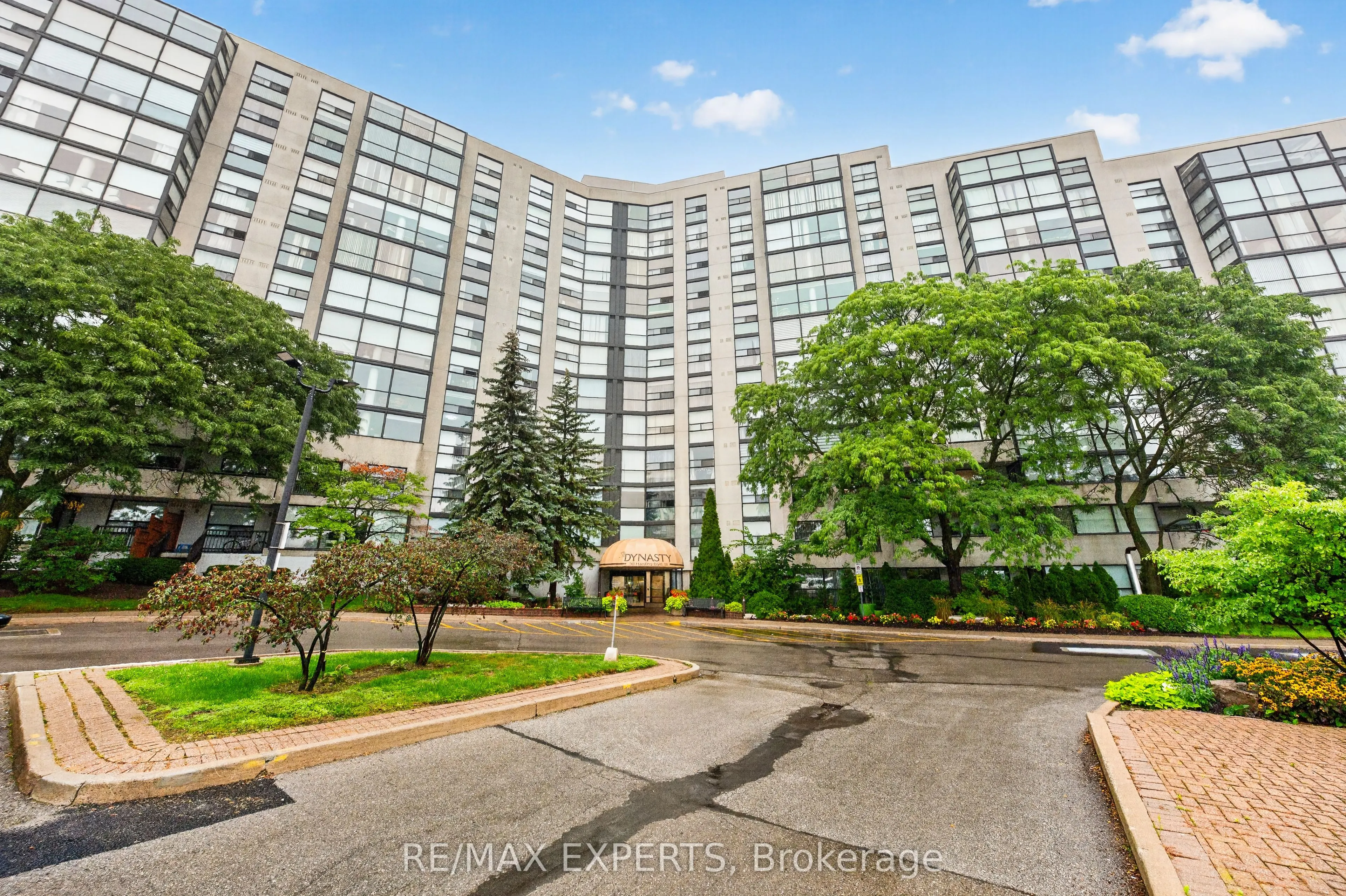 30 Harding Boulevard W #Ph01