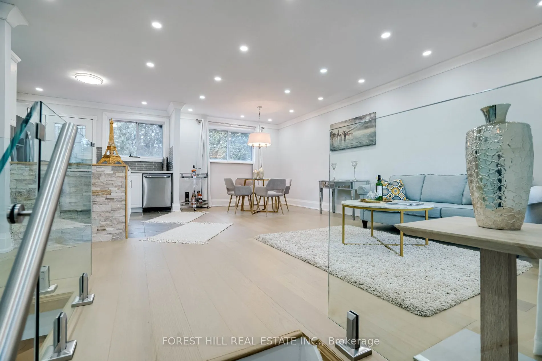1 Willis Drive