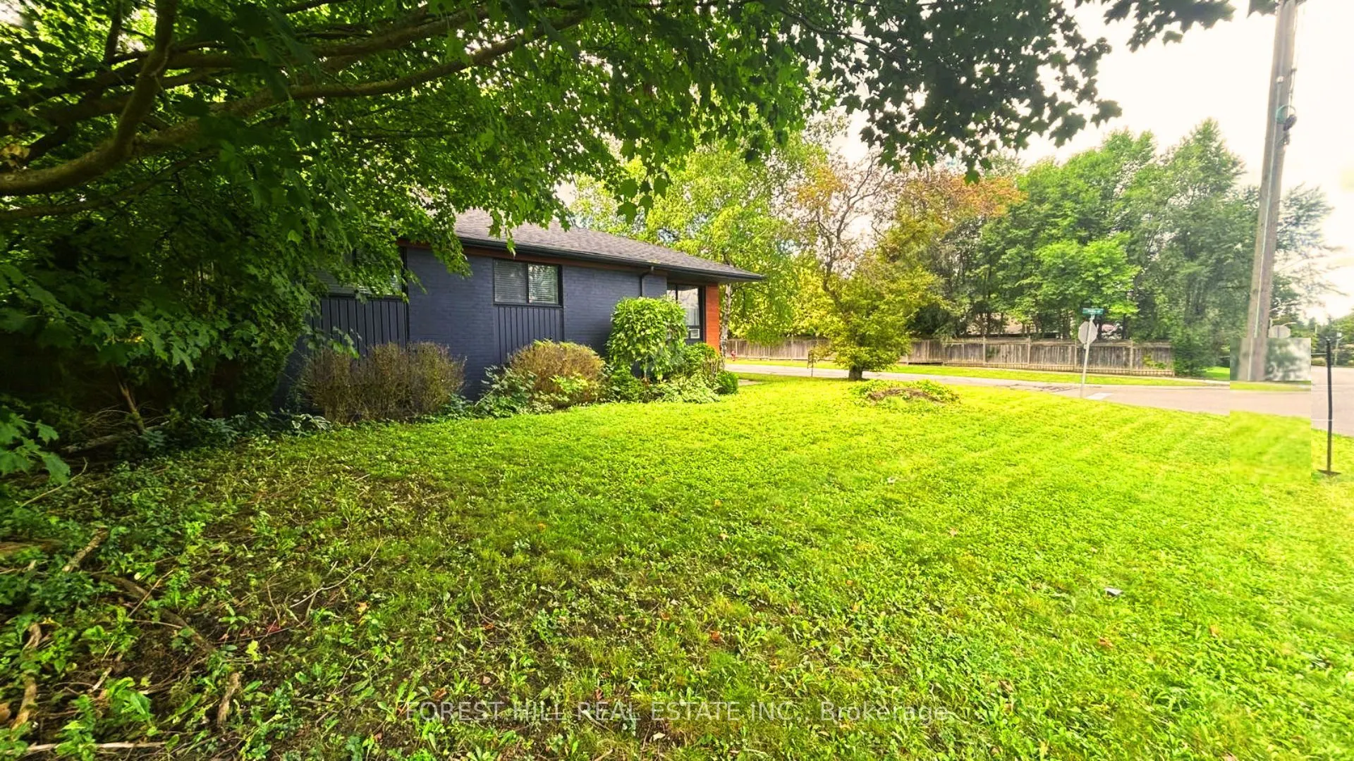1 Willis Drive