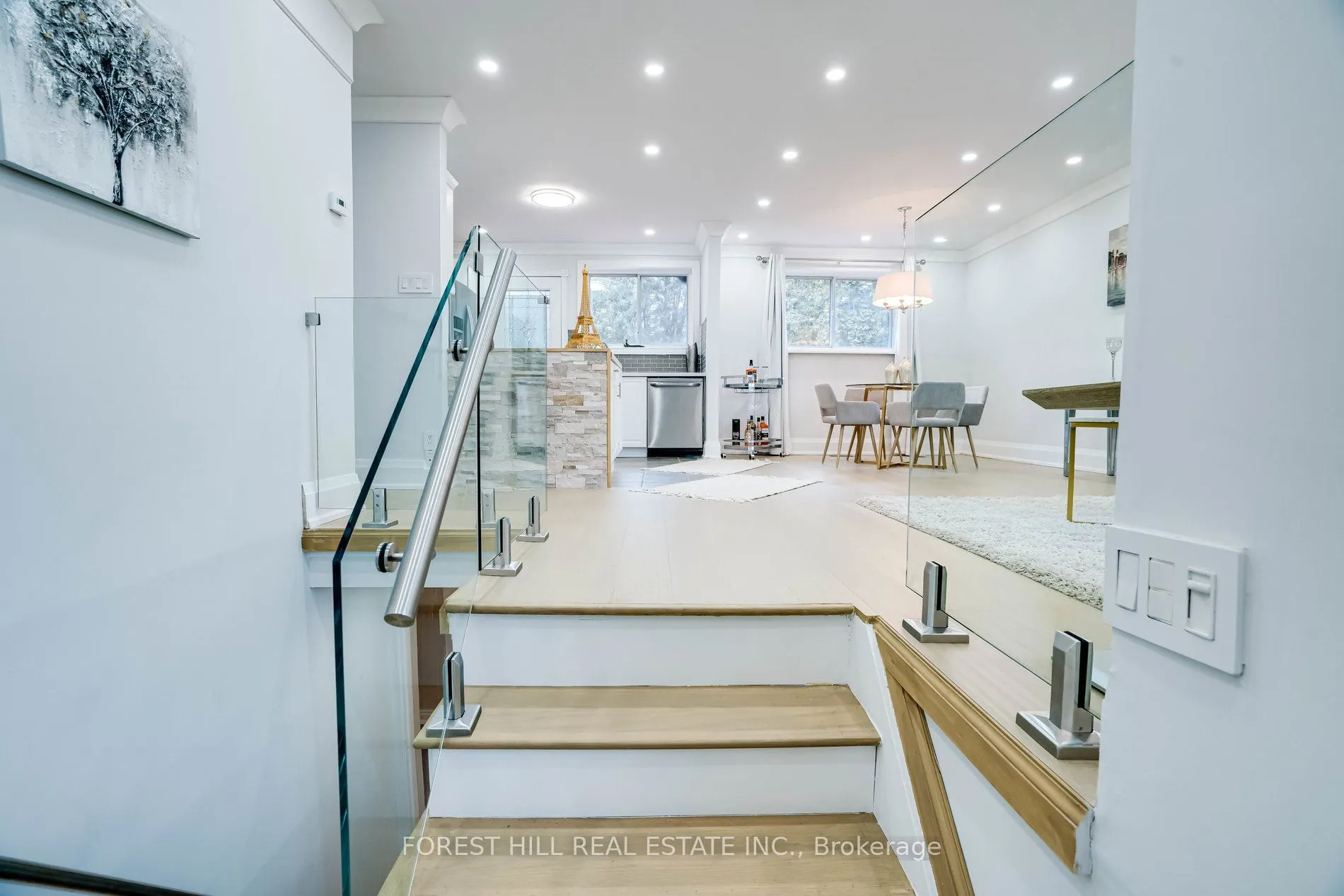 1 Willis Drive