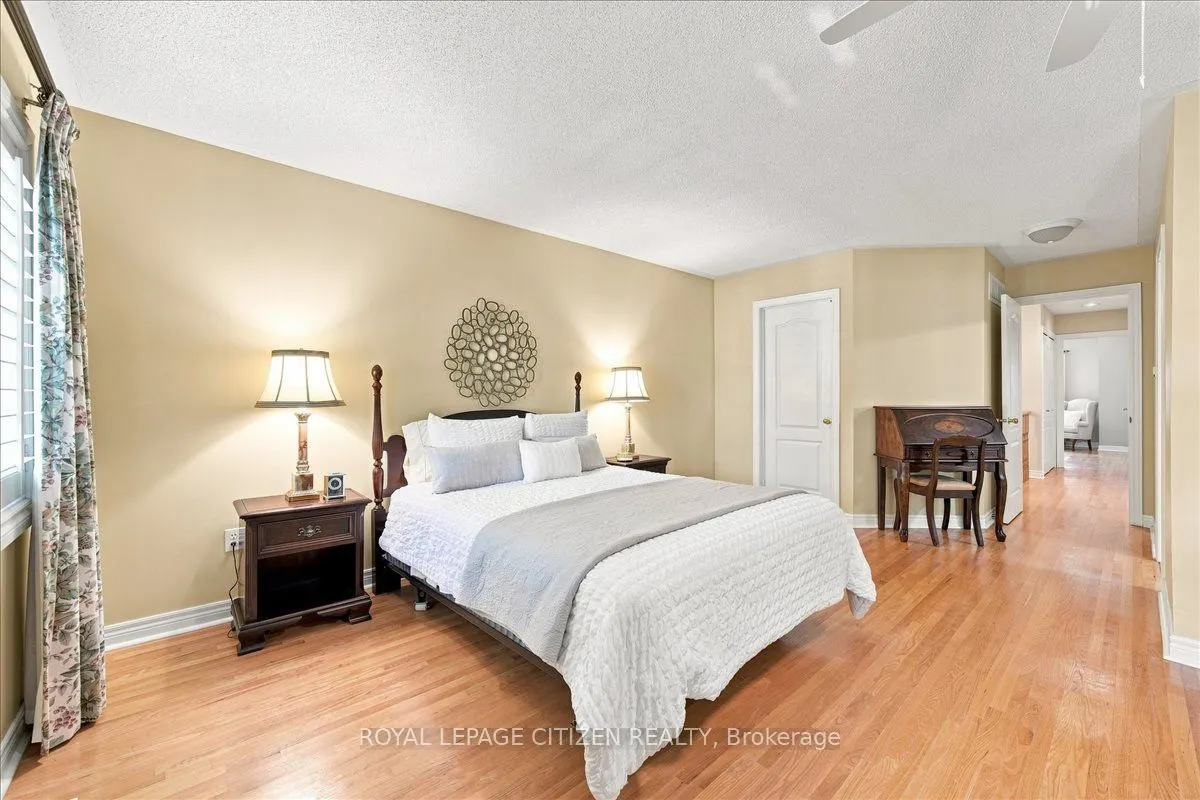255 Shaftsbury Avenue #43