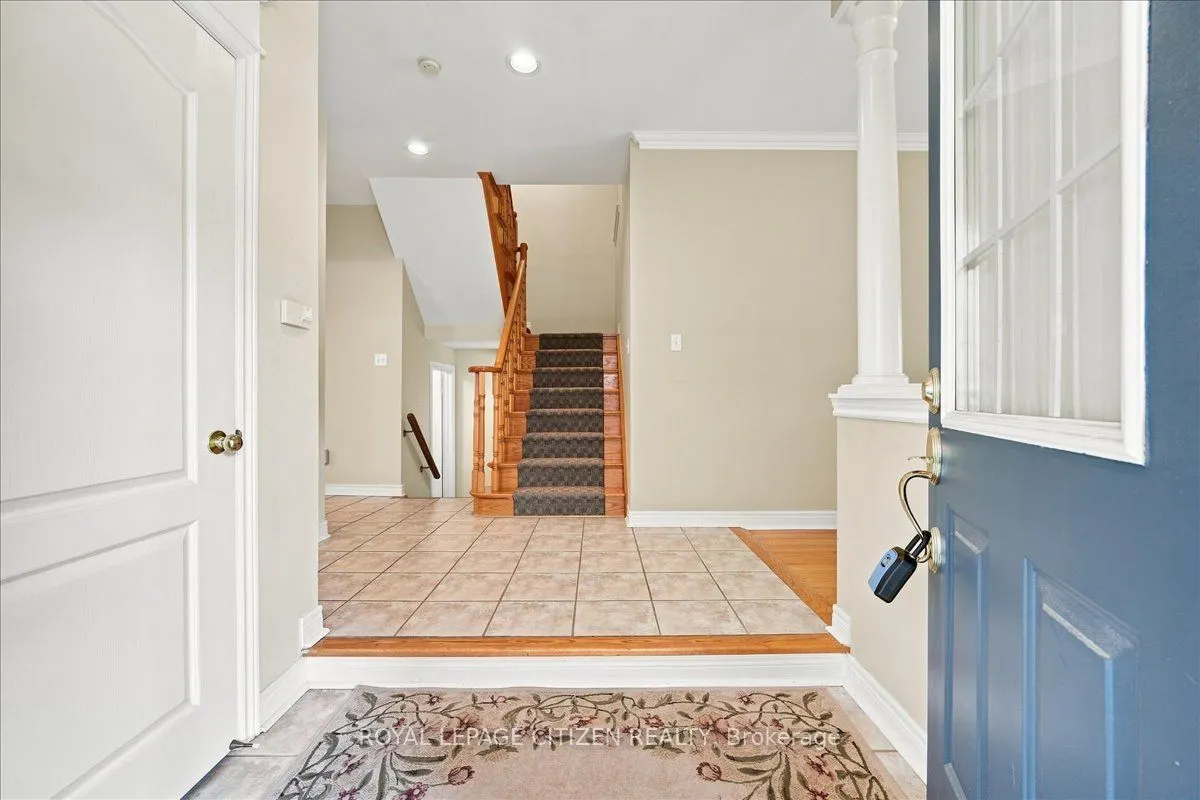 255 Shaftsbury Avenue #43