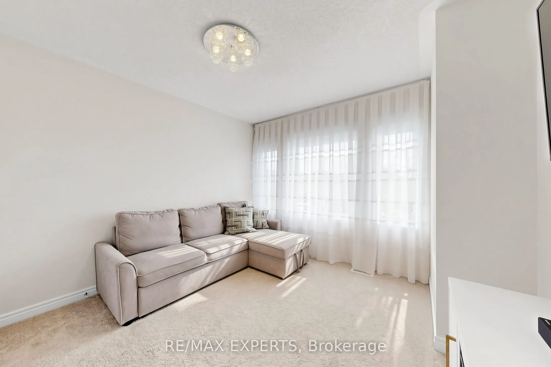 9 Applegate Drive