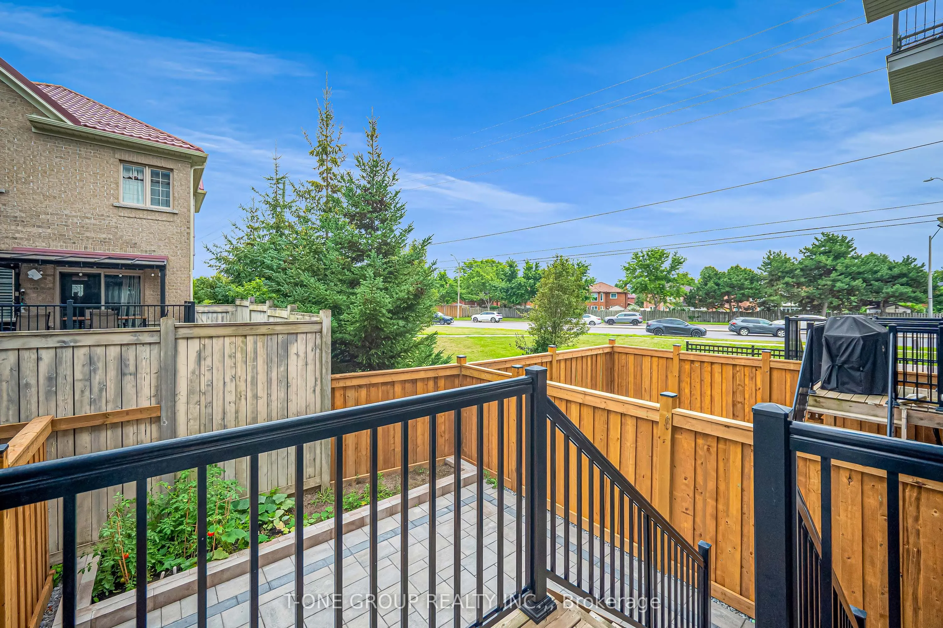 5 Armillo Place