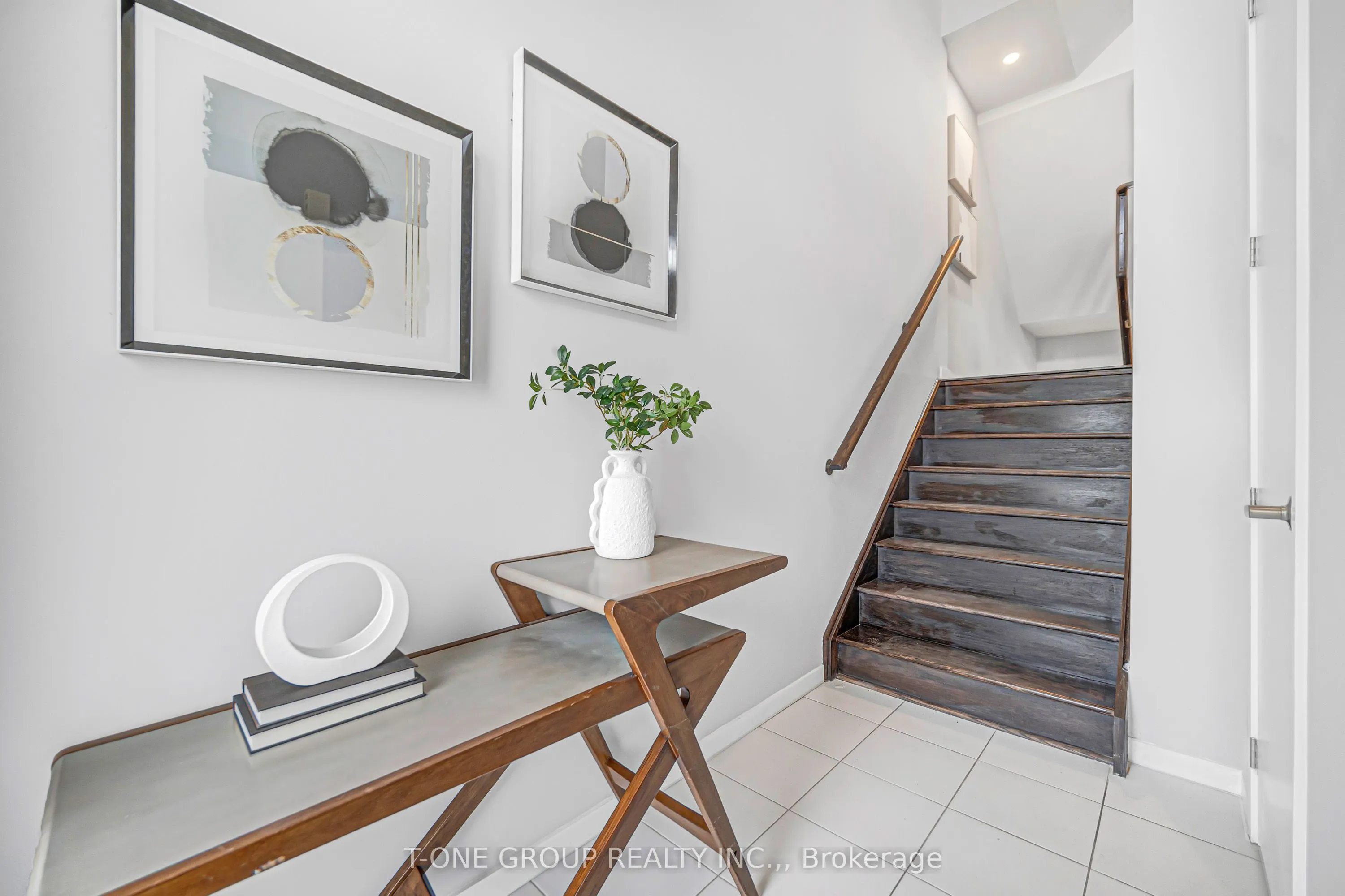 5 Armillo Place