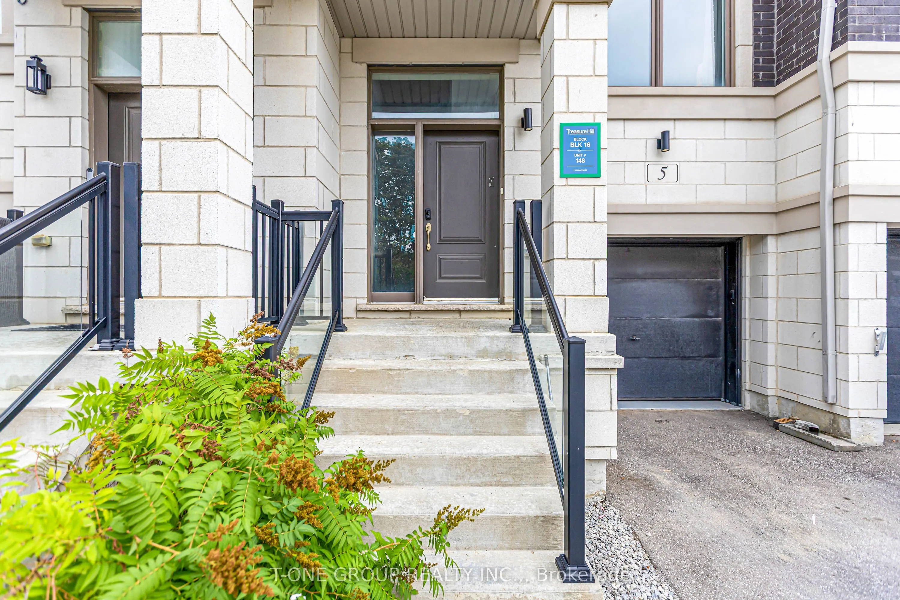 5 Armillo Place