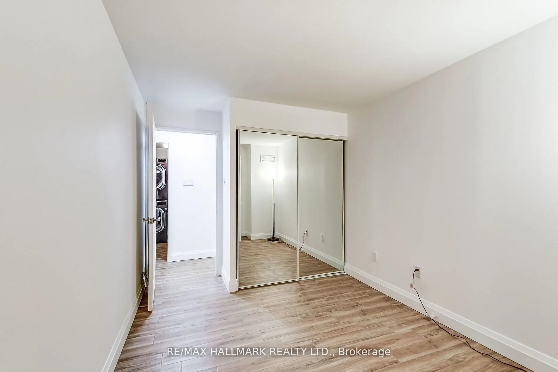 20 Harding Boulevard W #1211