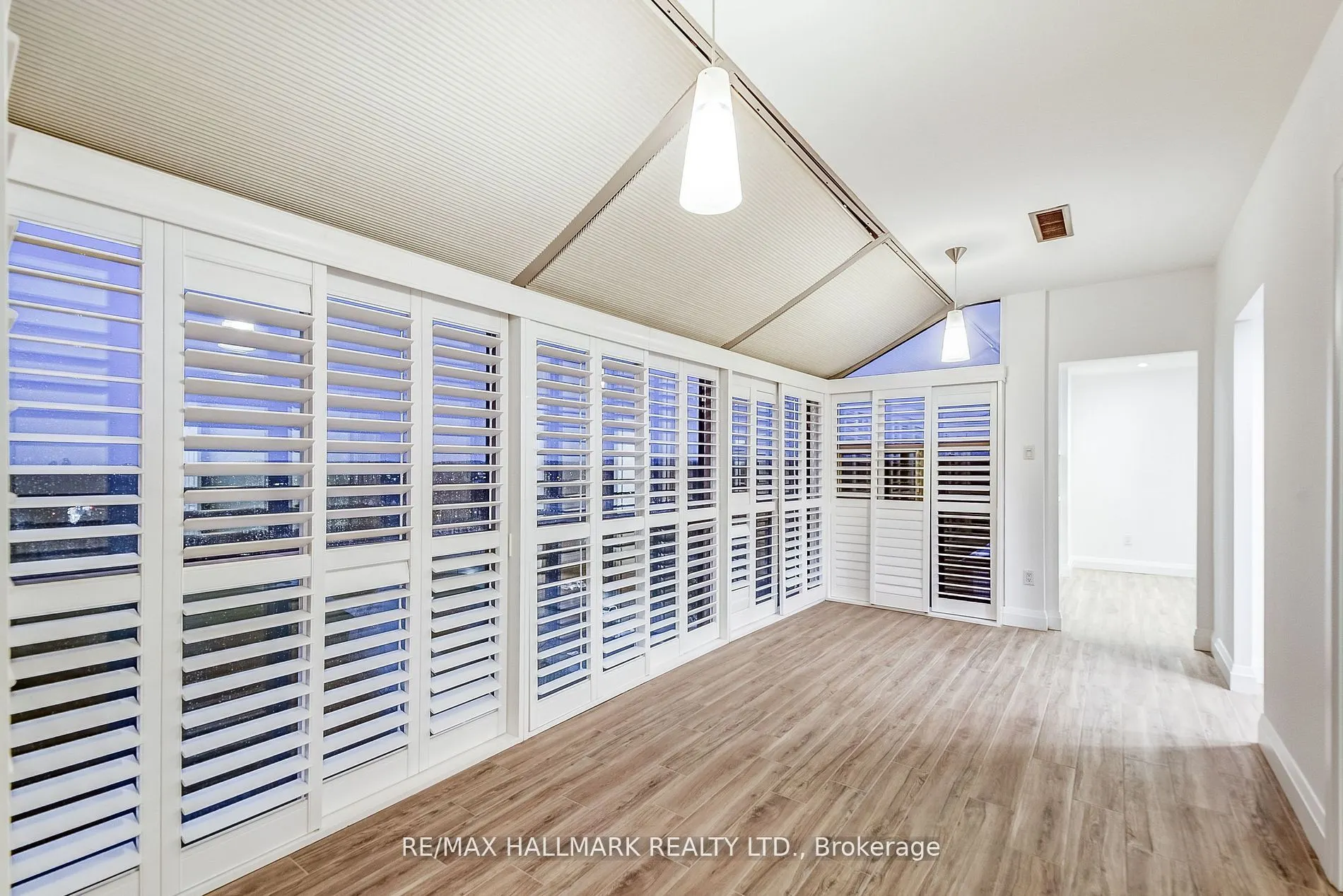 20 Harding Boulevard W #1211