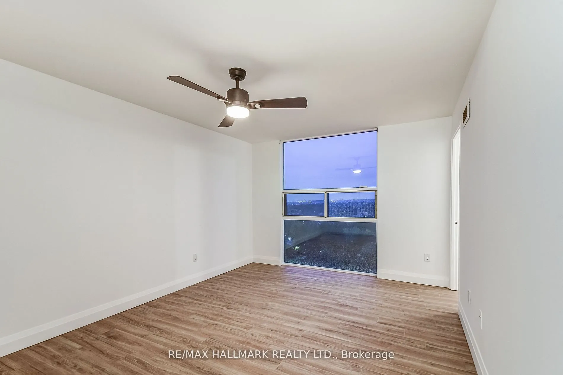 20 Harding Boulevard W #1211