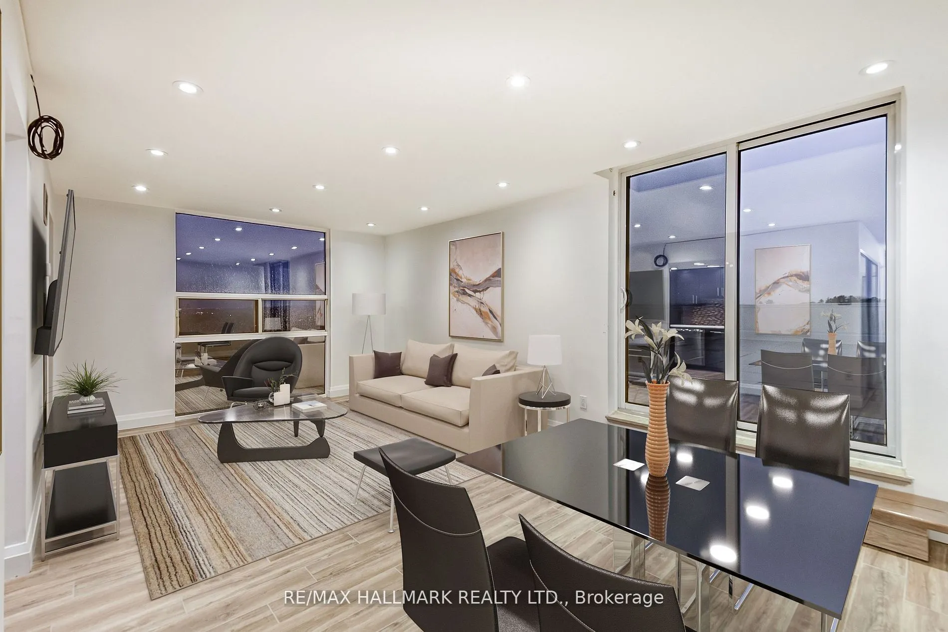 20 Harding Boulevard W #1211