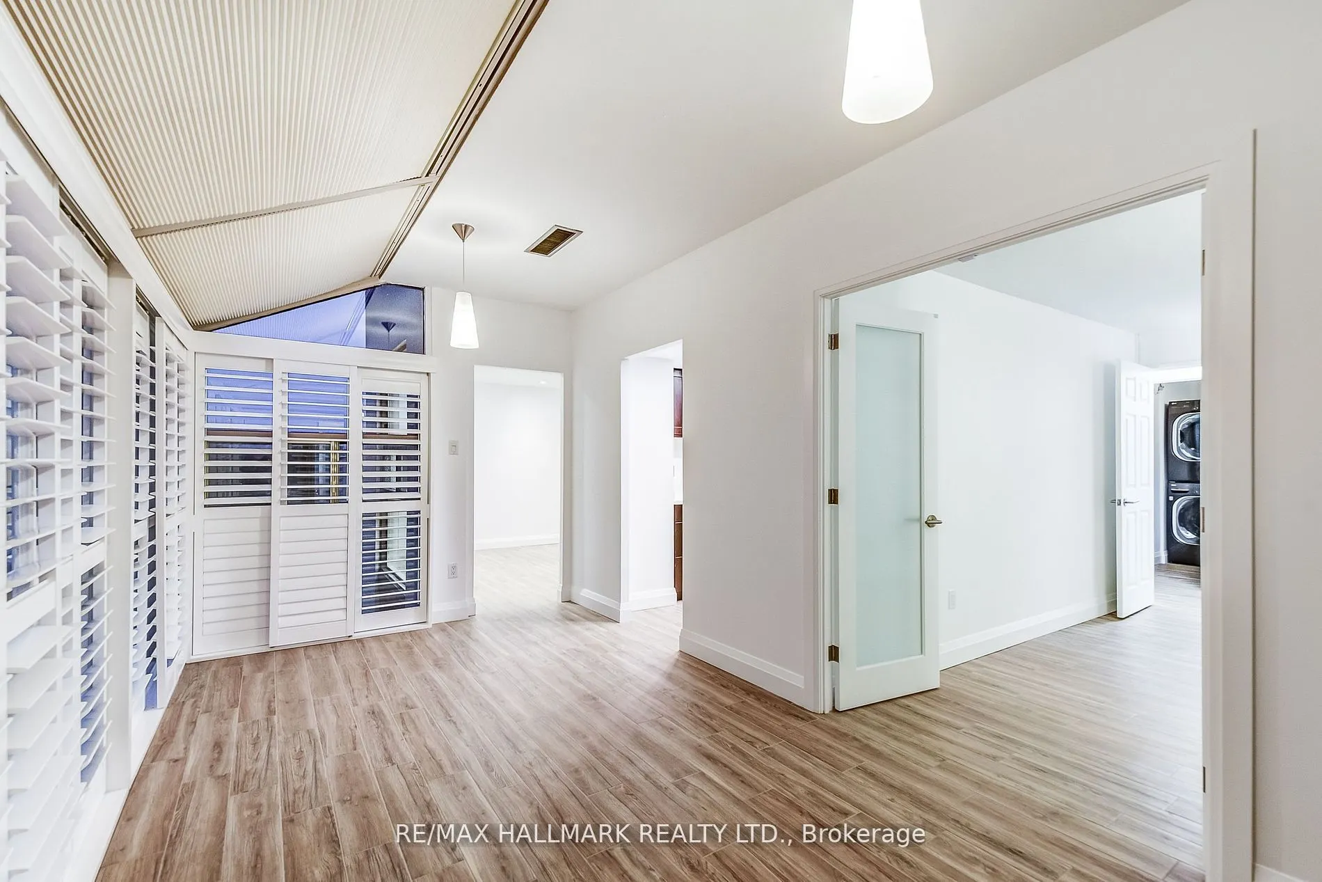 20 Harding Boulevard W #1211