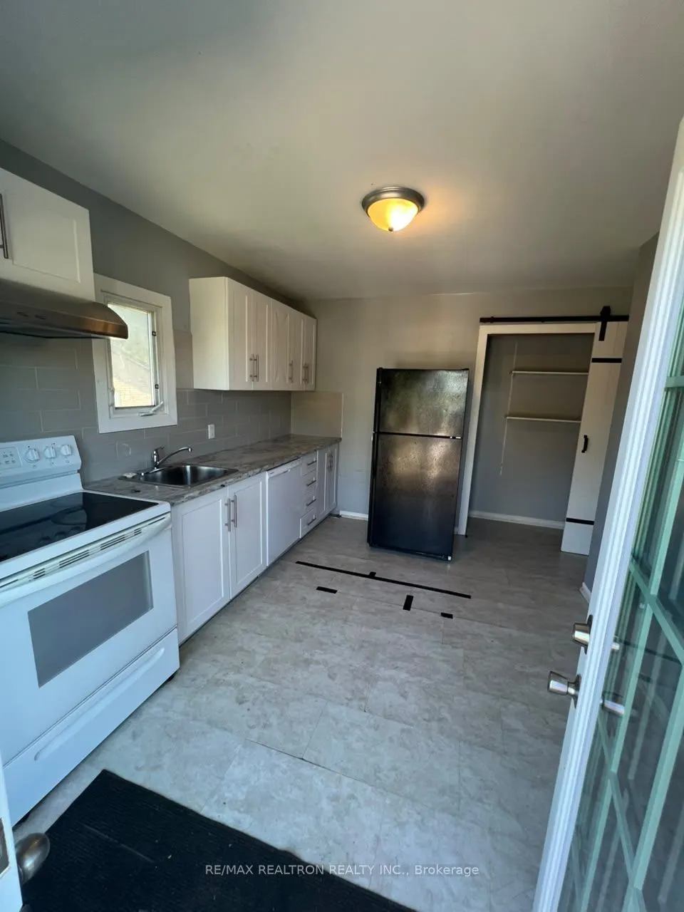 280 Hillcrest Road N #Upper