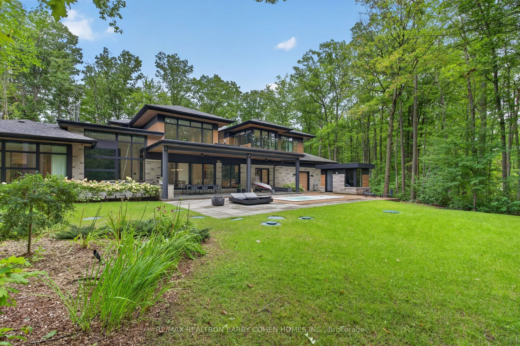 10 Trailwood Crescent