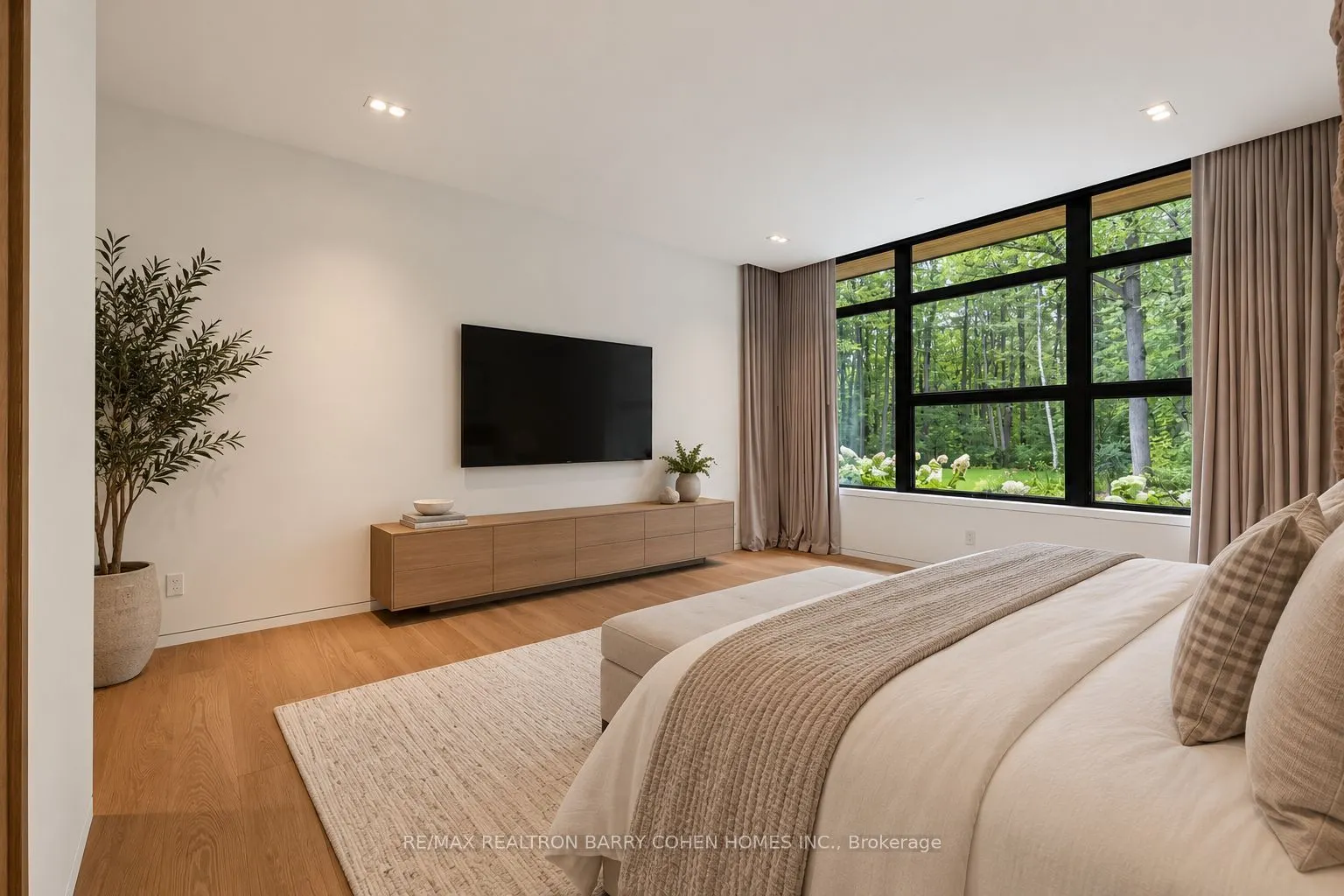 10 Trailwood Crescent