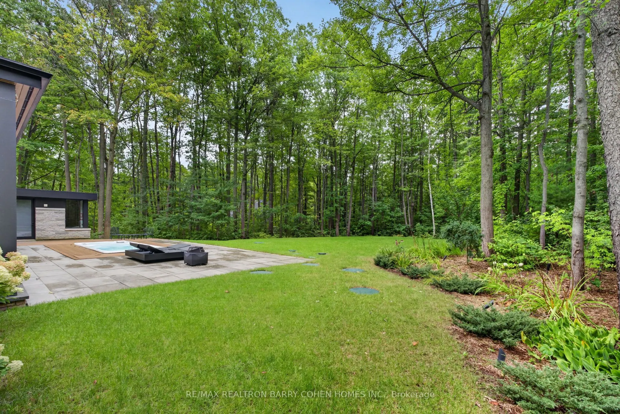 10 Trailwood Crescent