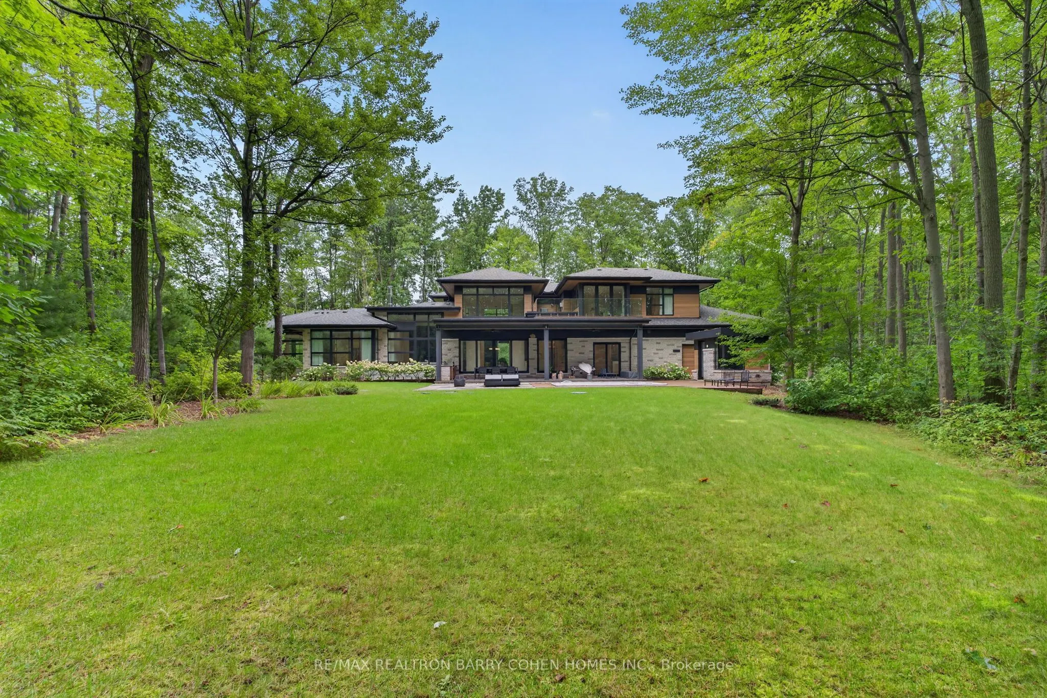 10 Trailwood Crescent