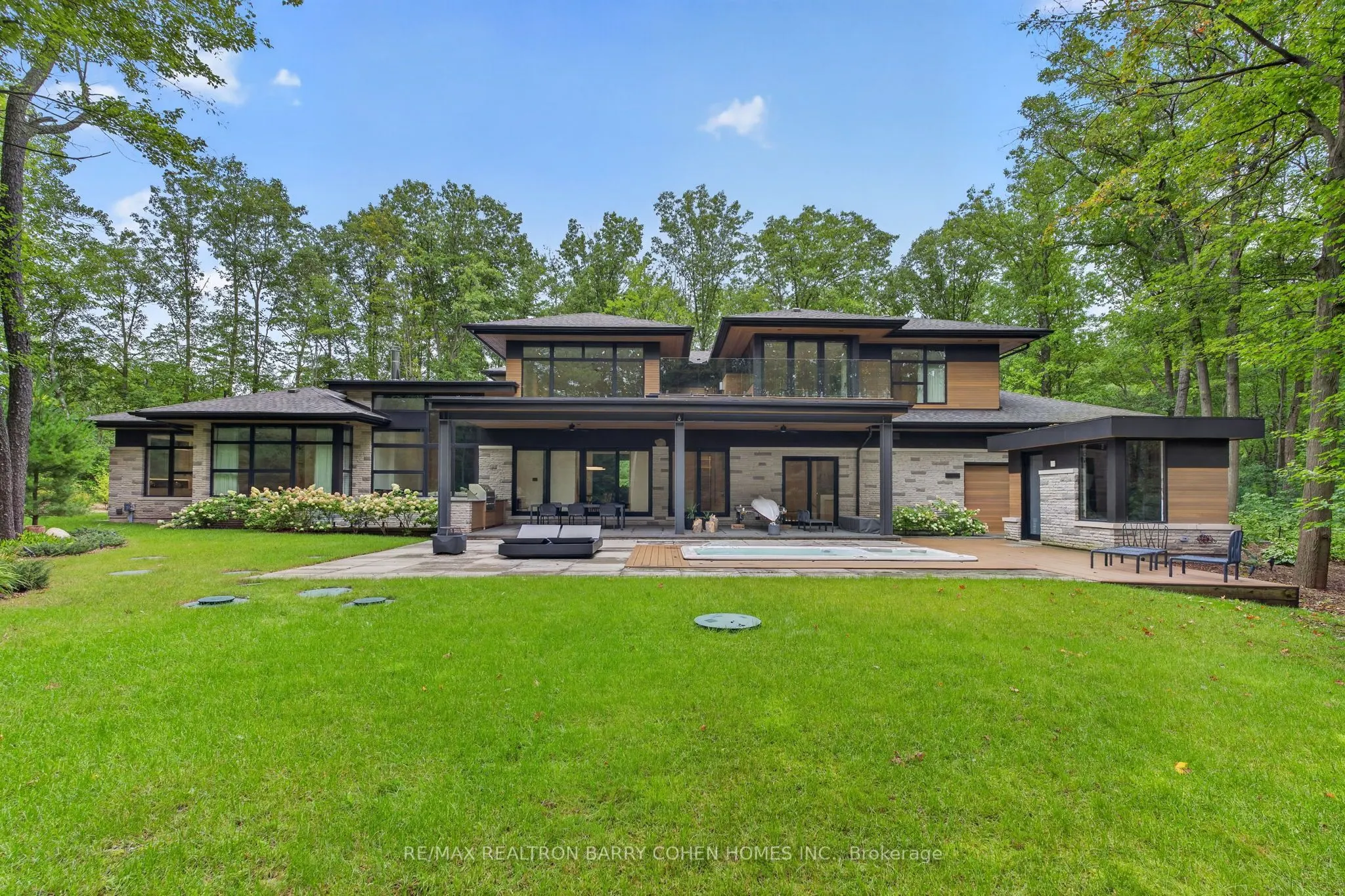 10 Trailwood Crescent