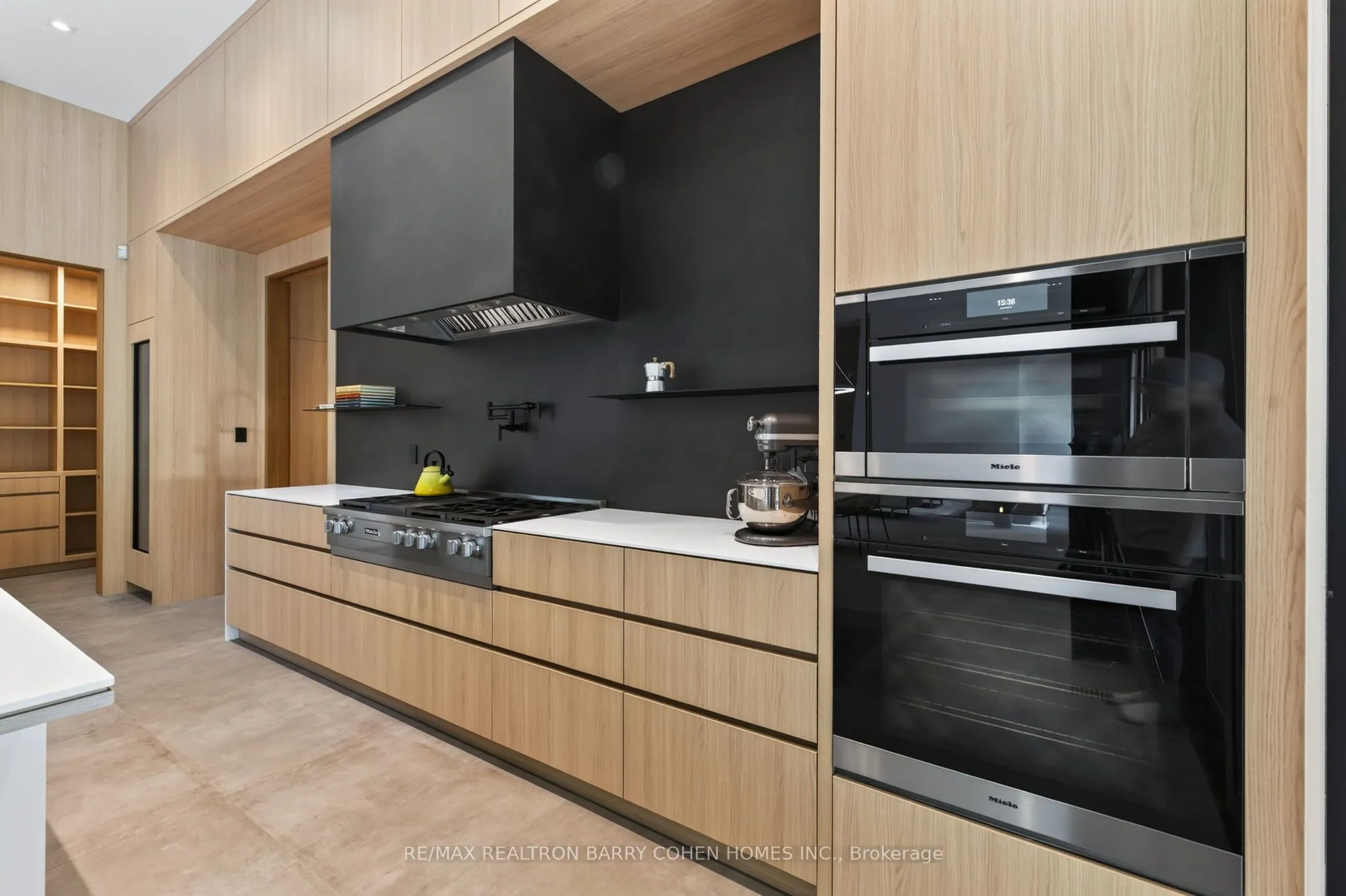 10 Trailwood Crescent
